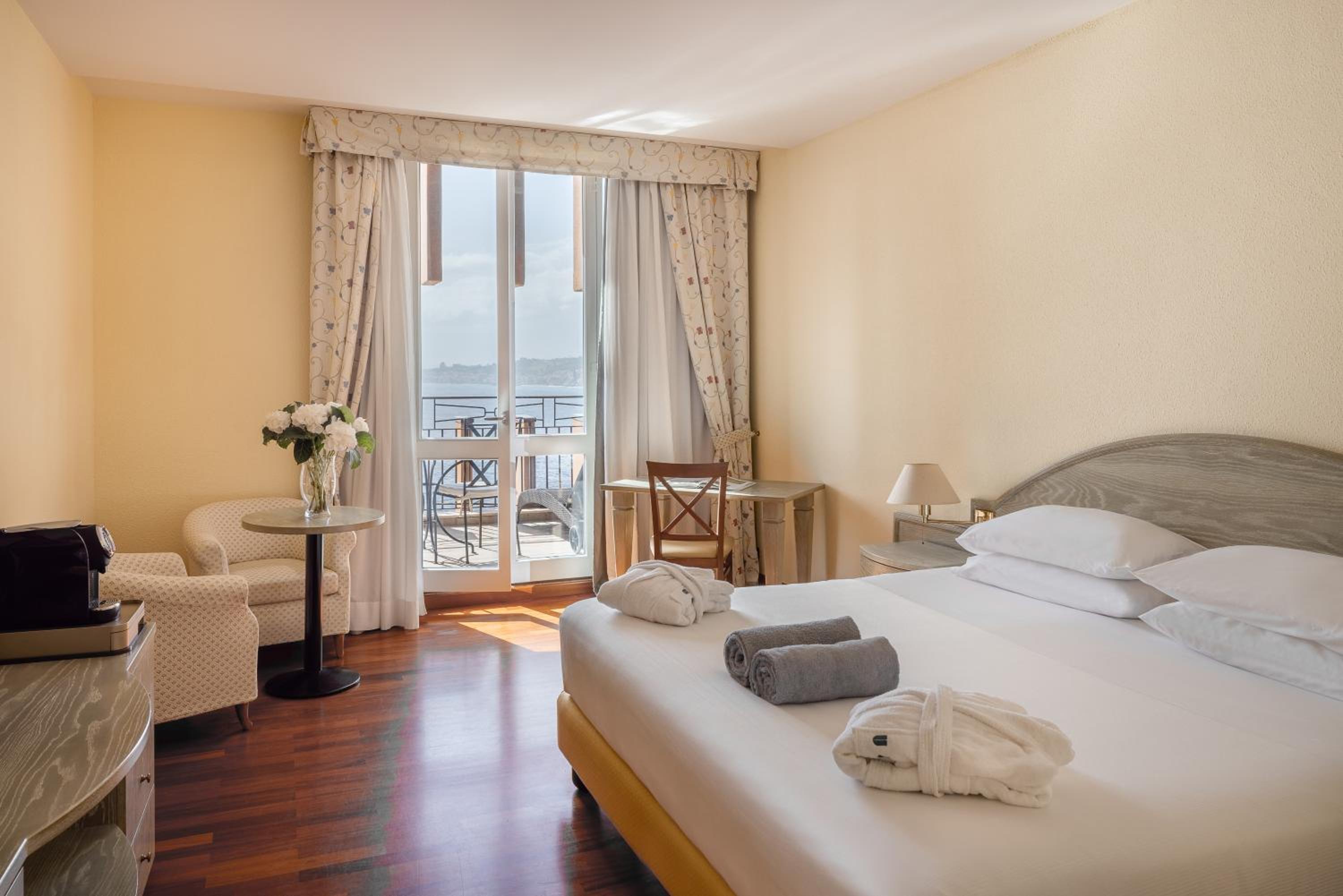 Premium Double Room with Sea View - Photo 1