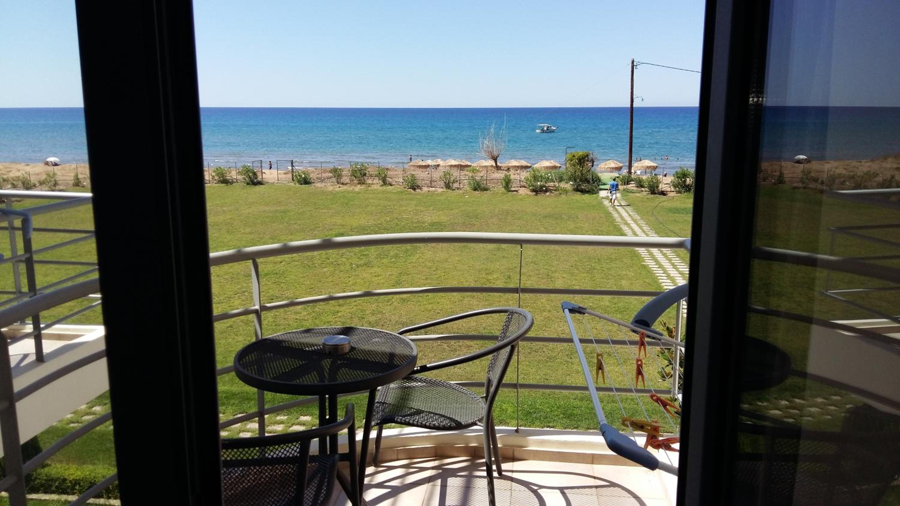 Deluxe Double Room with Sea View - Photo 8