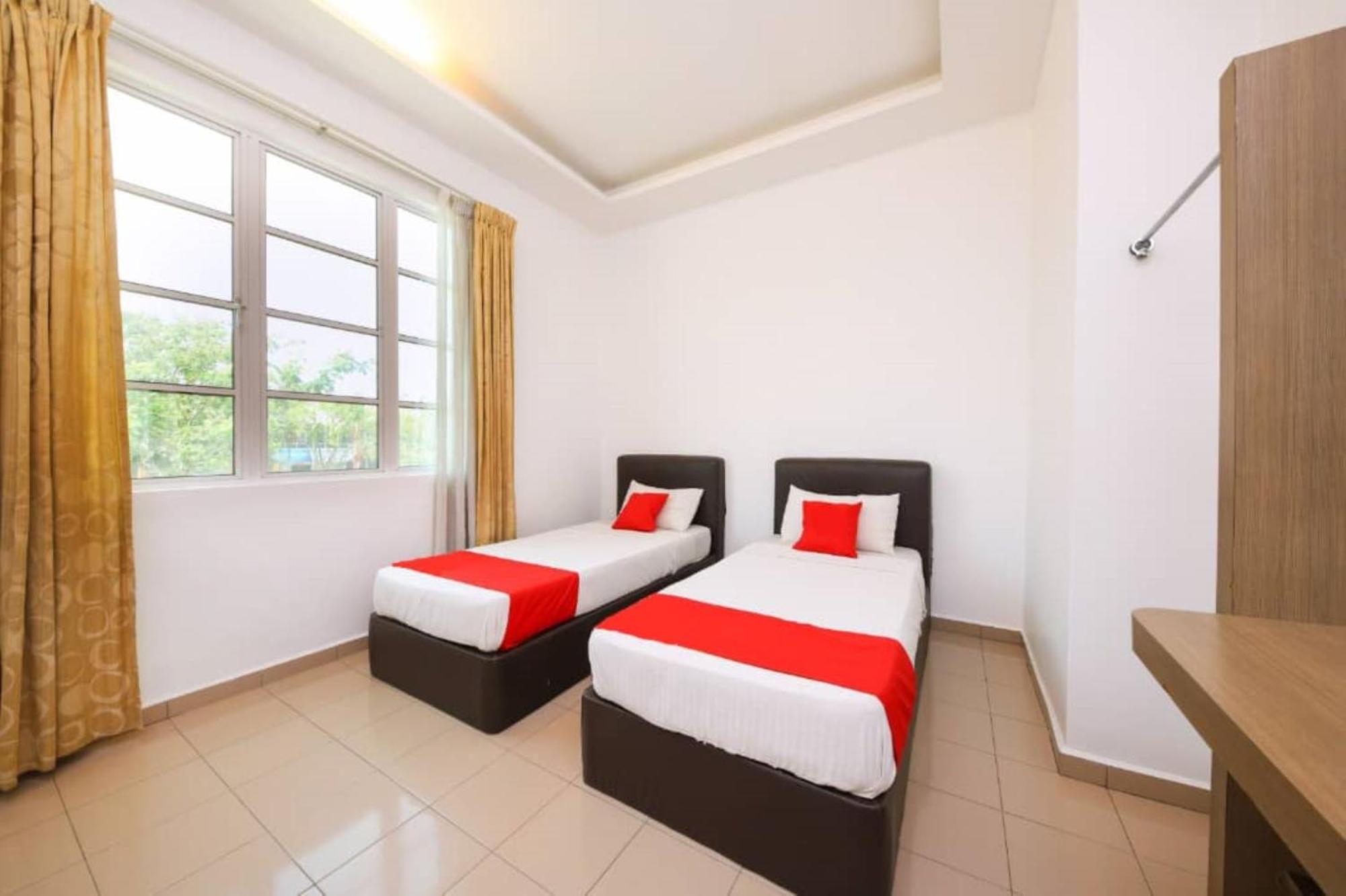 Deluxe Twin Room - Photo 2