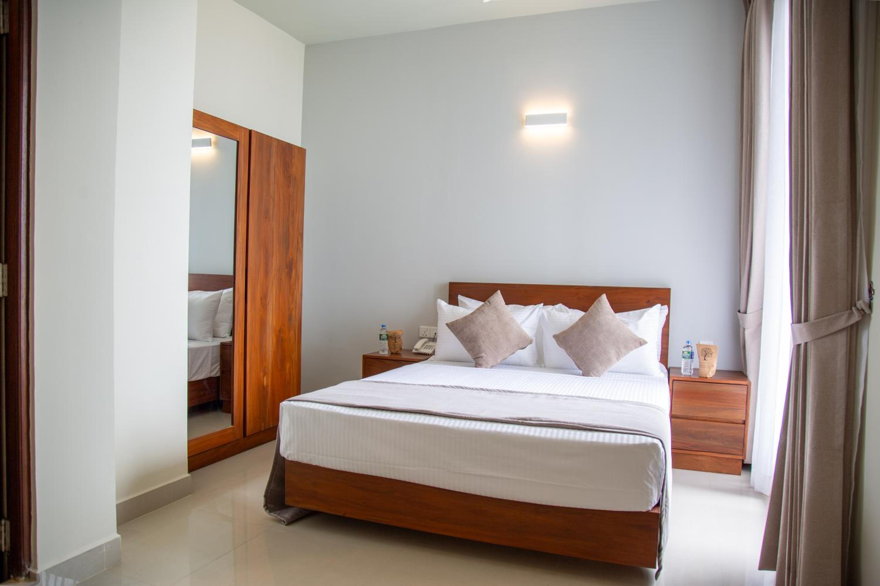 Three-Bedroom Apartment - Photo 4