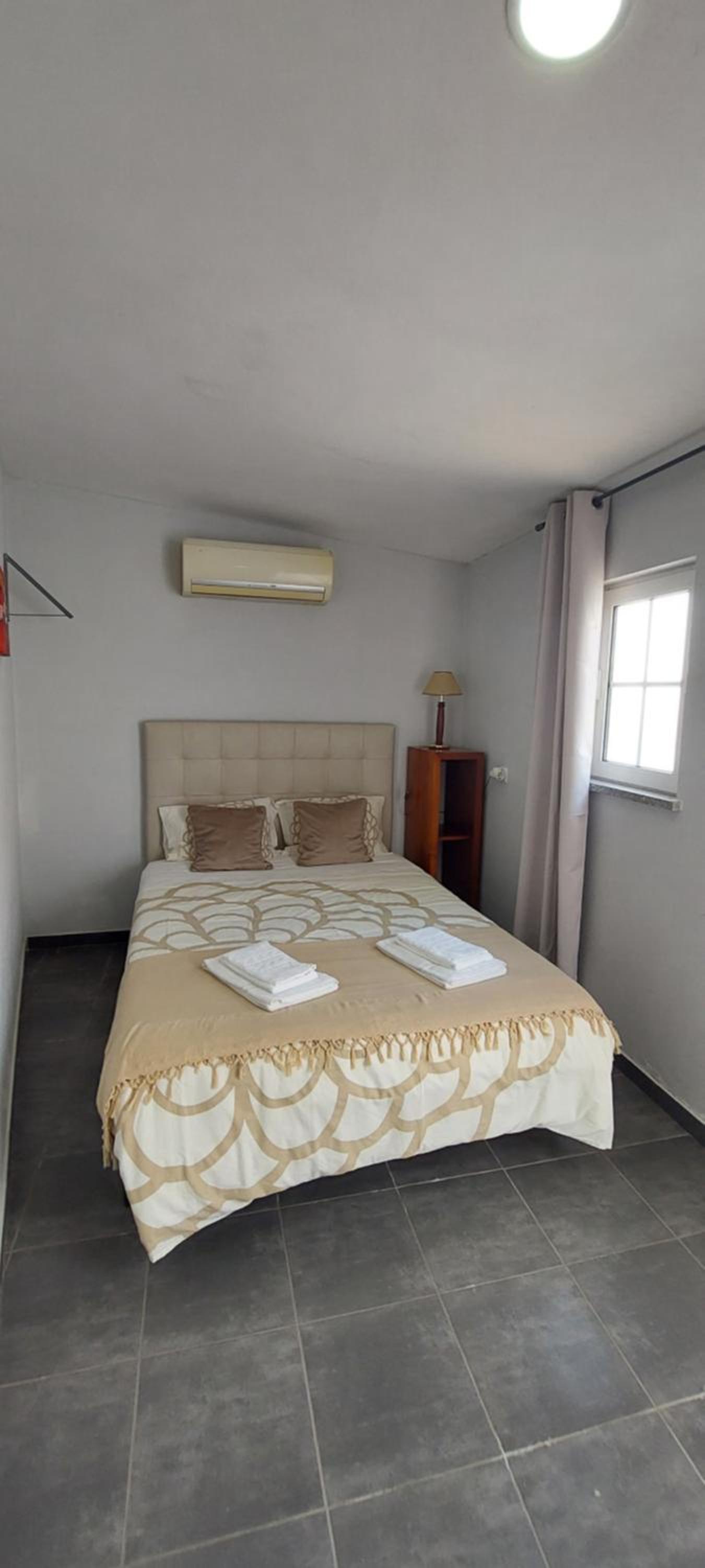 Double or Twin Room with Private Bathroom - Photo 3