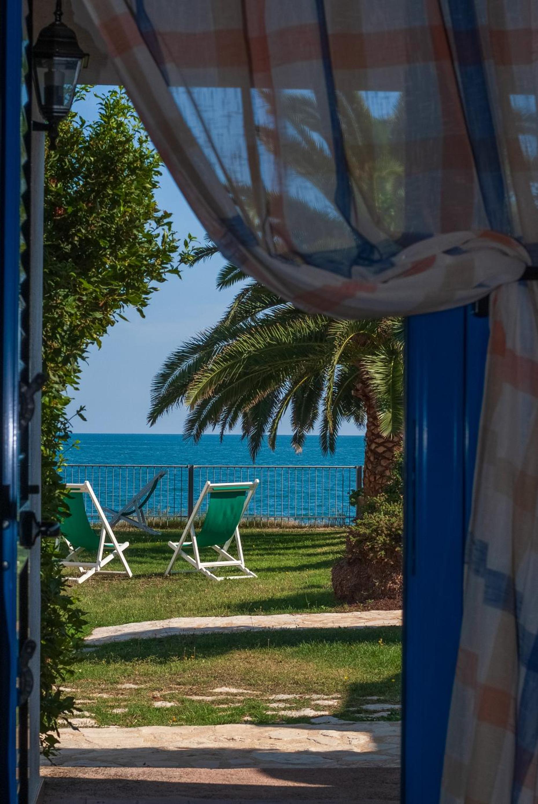 Apartment with Sea View photo 2