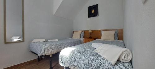 Double or Twin Room - Photo 5