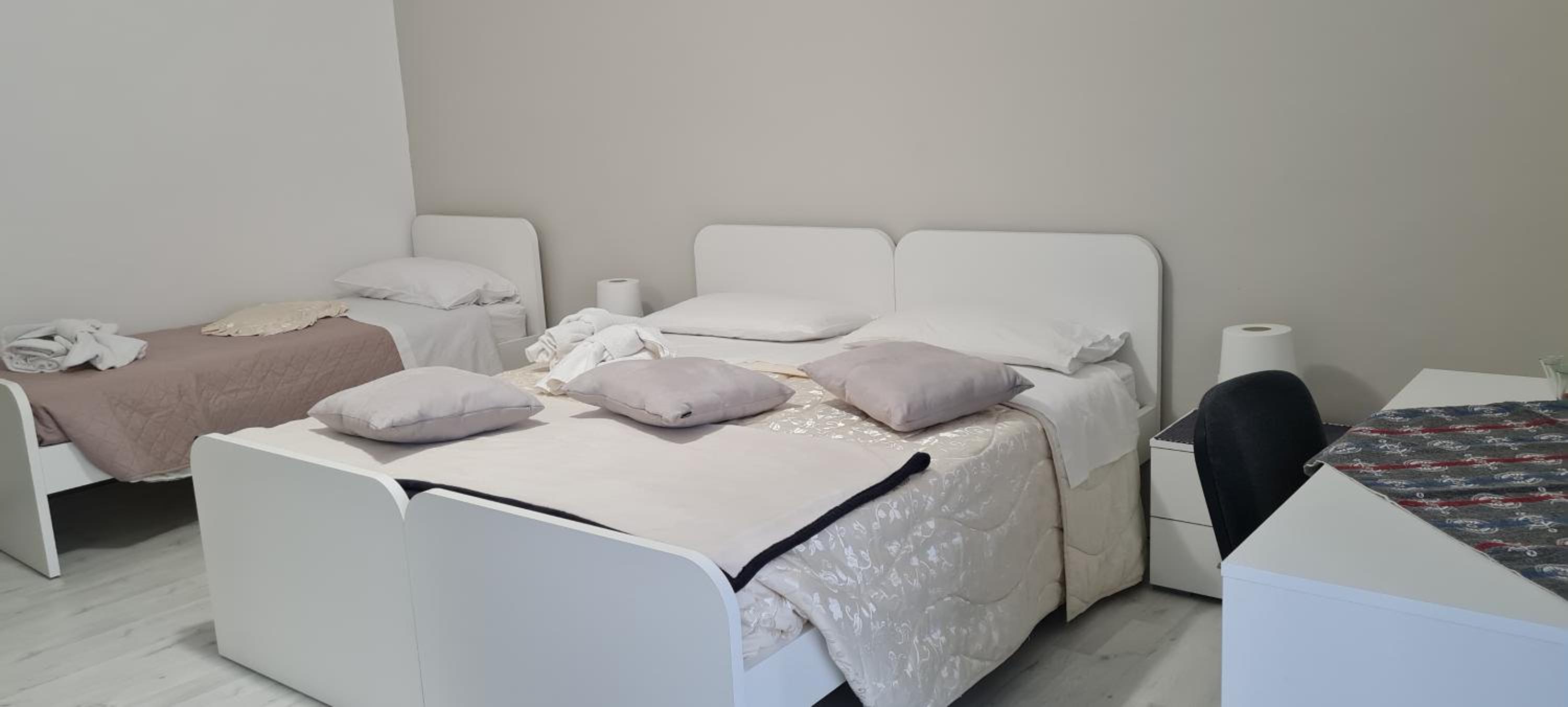 One-Bedroom Apartment photo 1