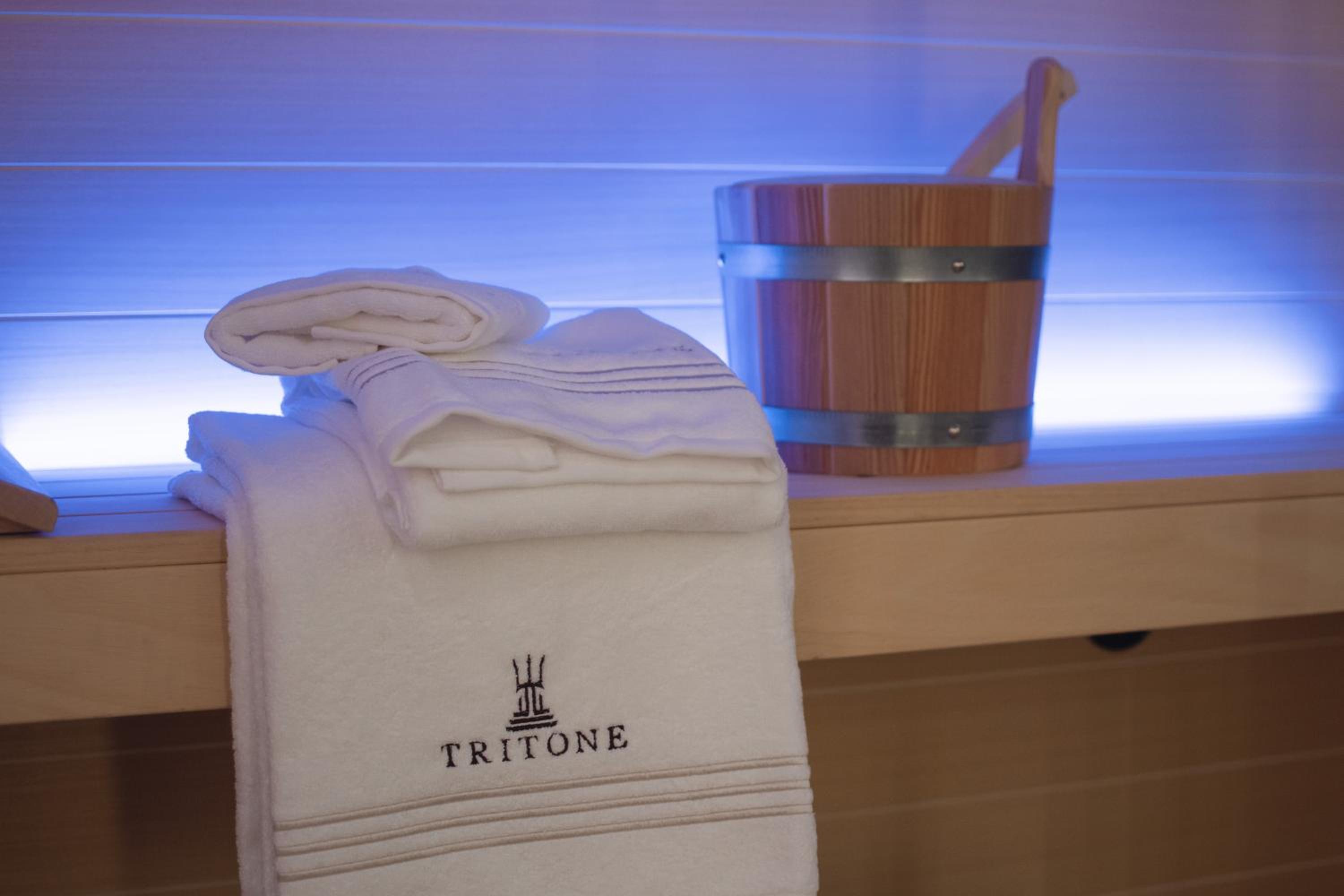 Deluxe King Room photo 2