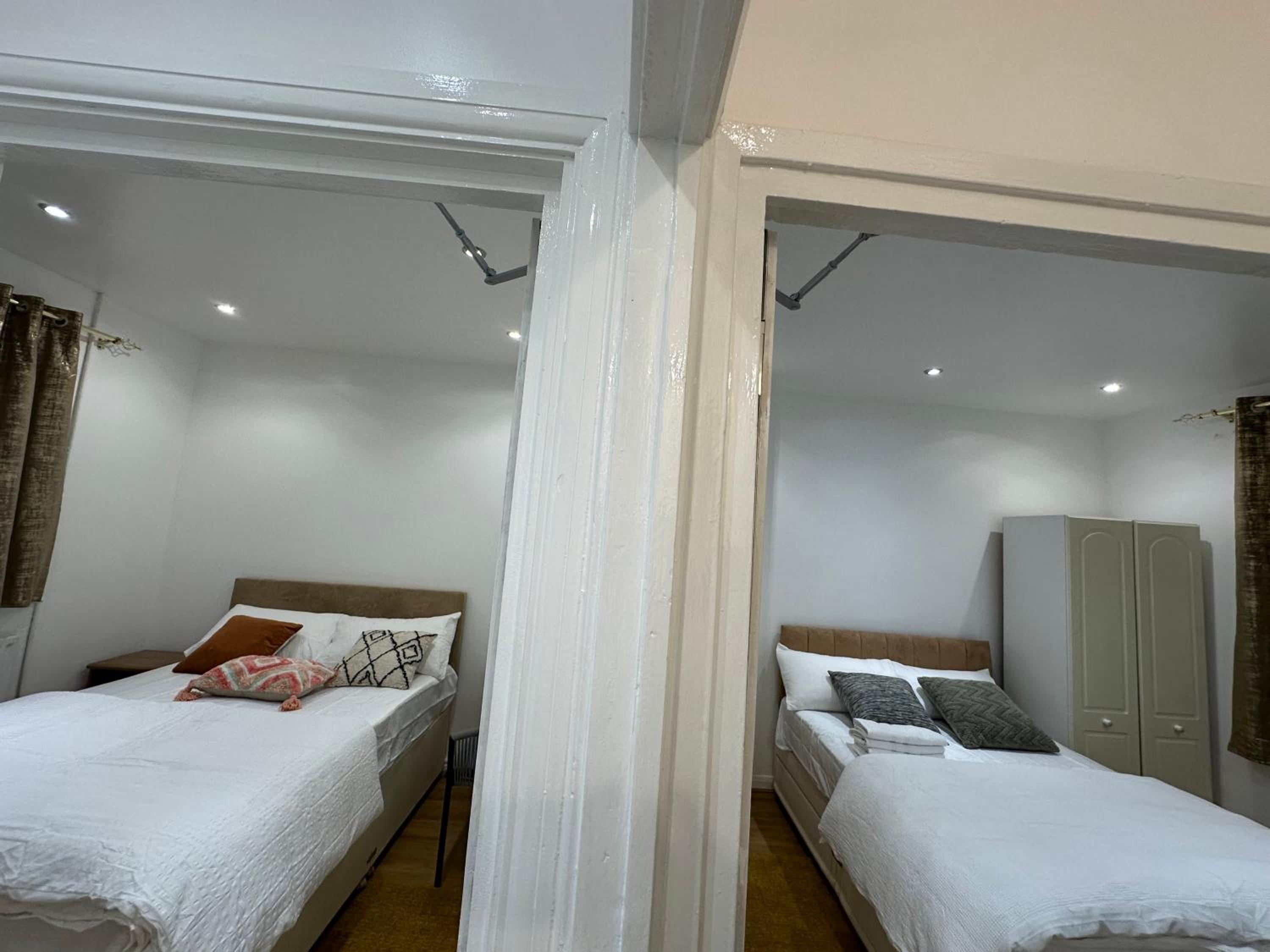 Double Room With Shared Bathroom photo 2