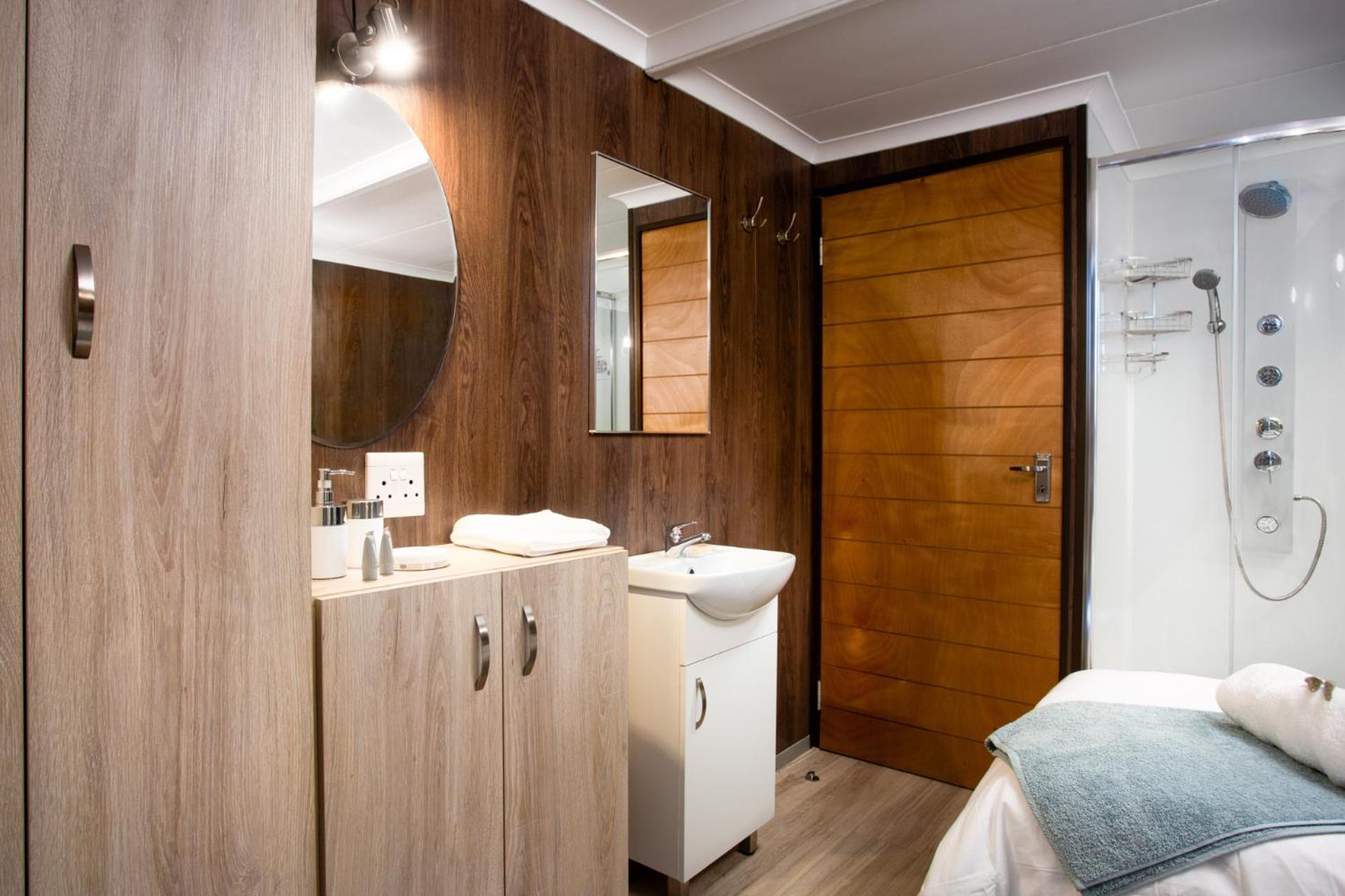 Double Or Twin Room With Bathroom photo 3