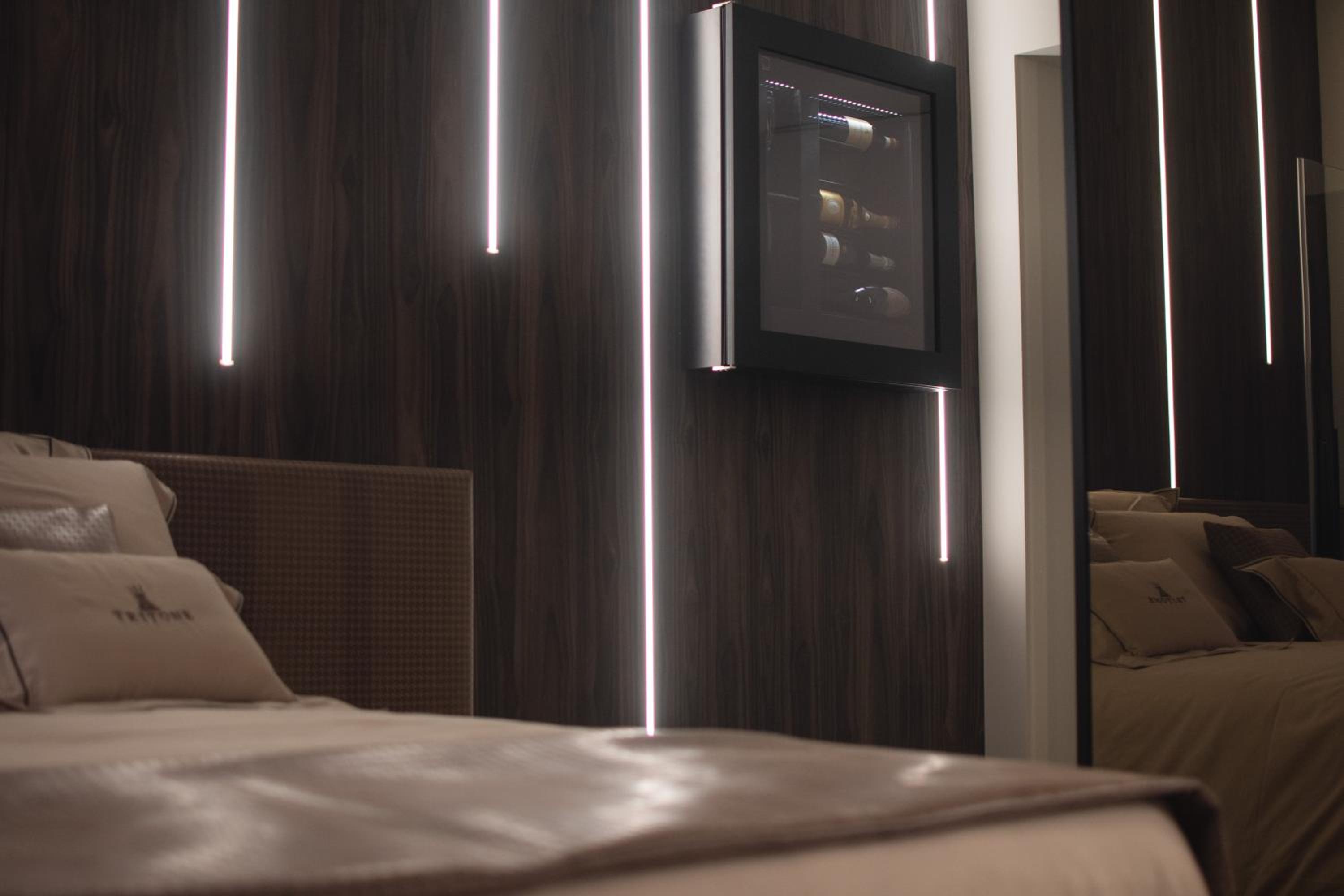 Deluxe King Room photo 2