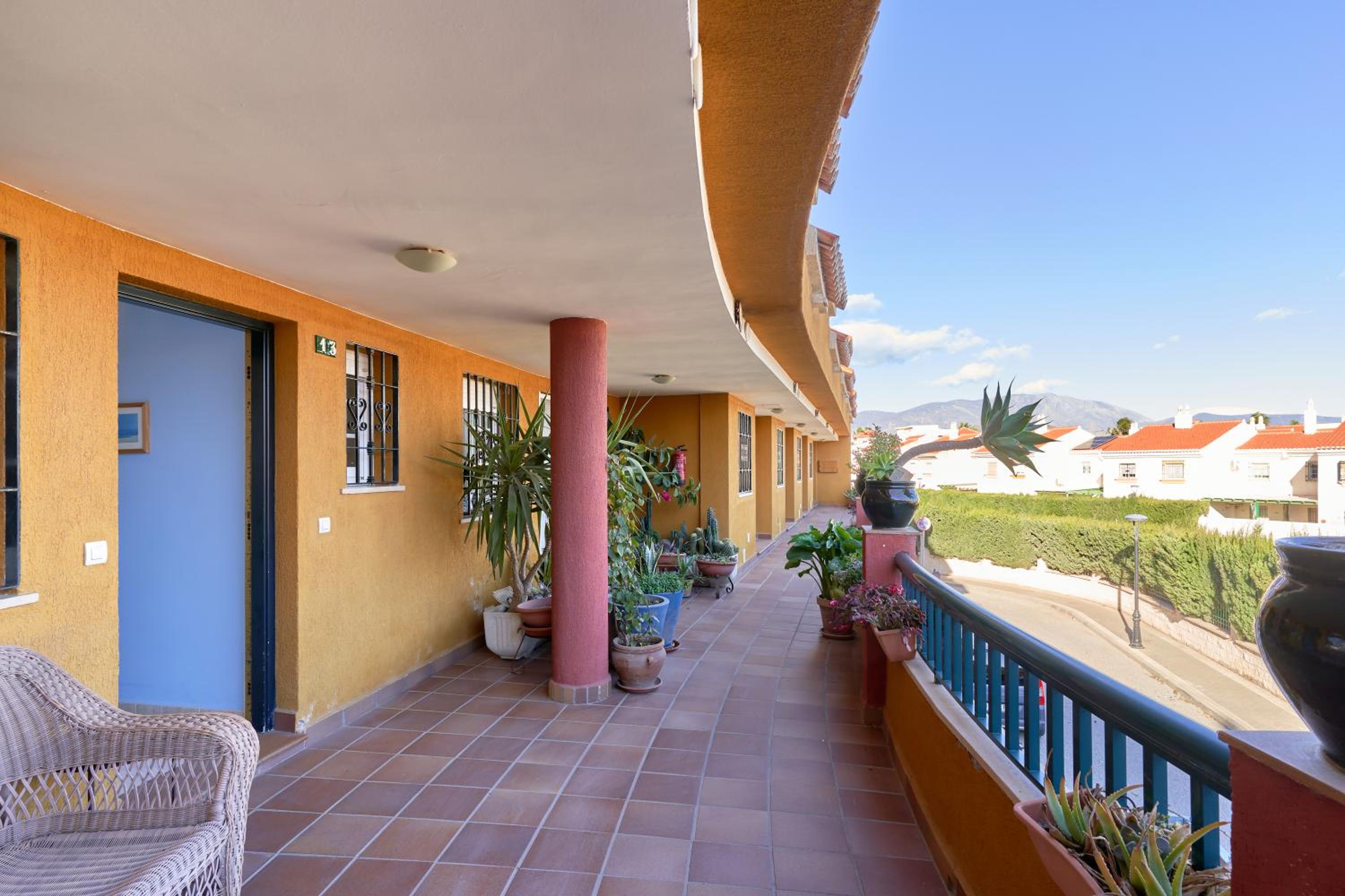 Three-Bedroom Premium Apartment with Balcony photo 2