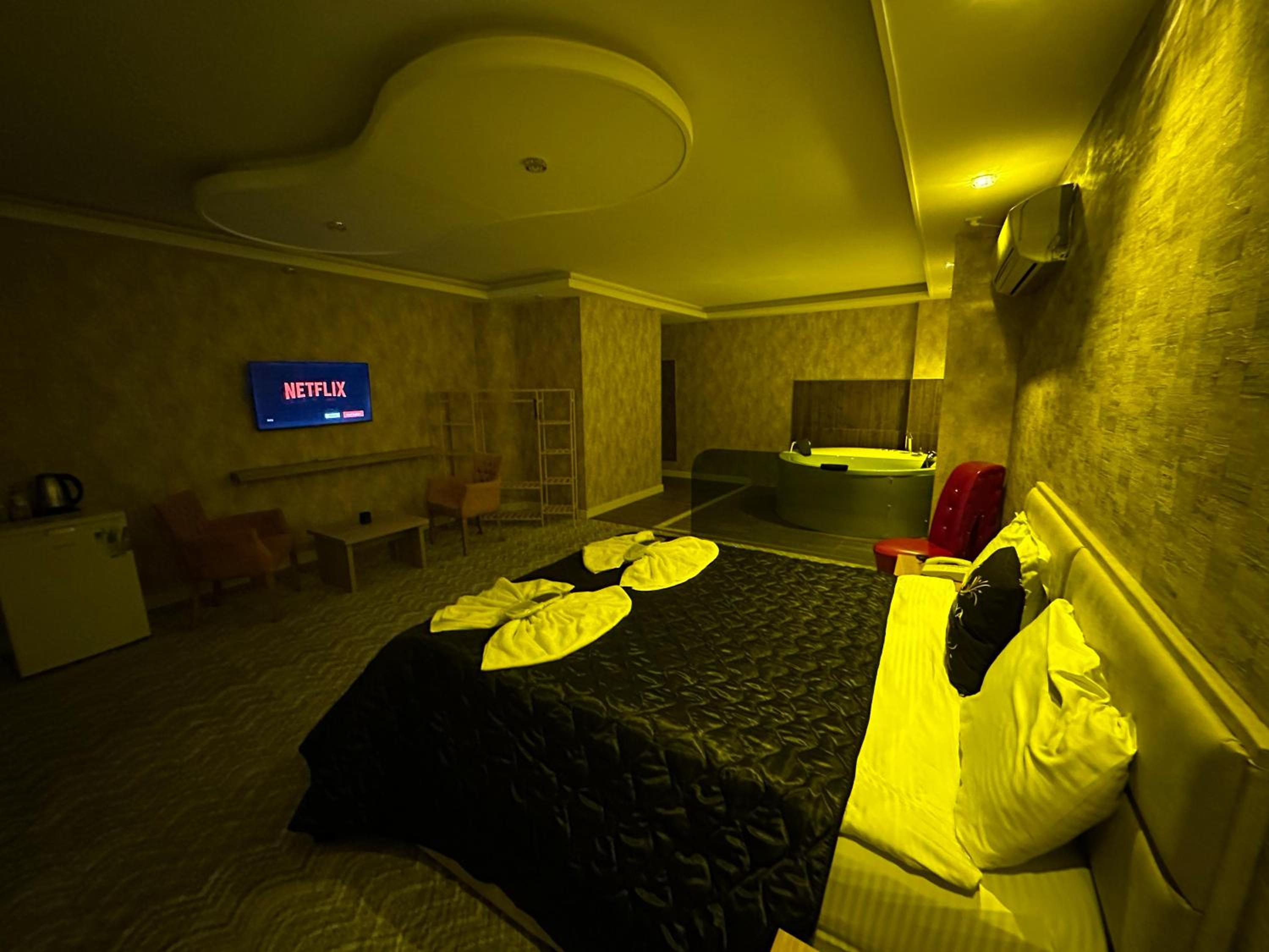 Large Double Room - Photo 15