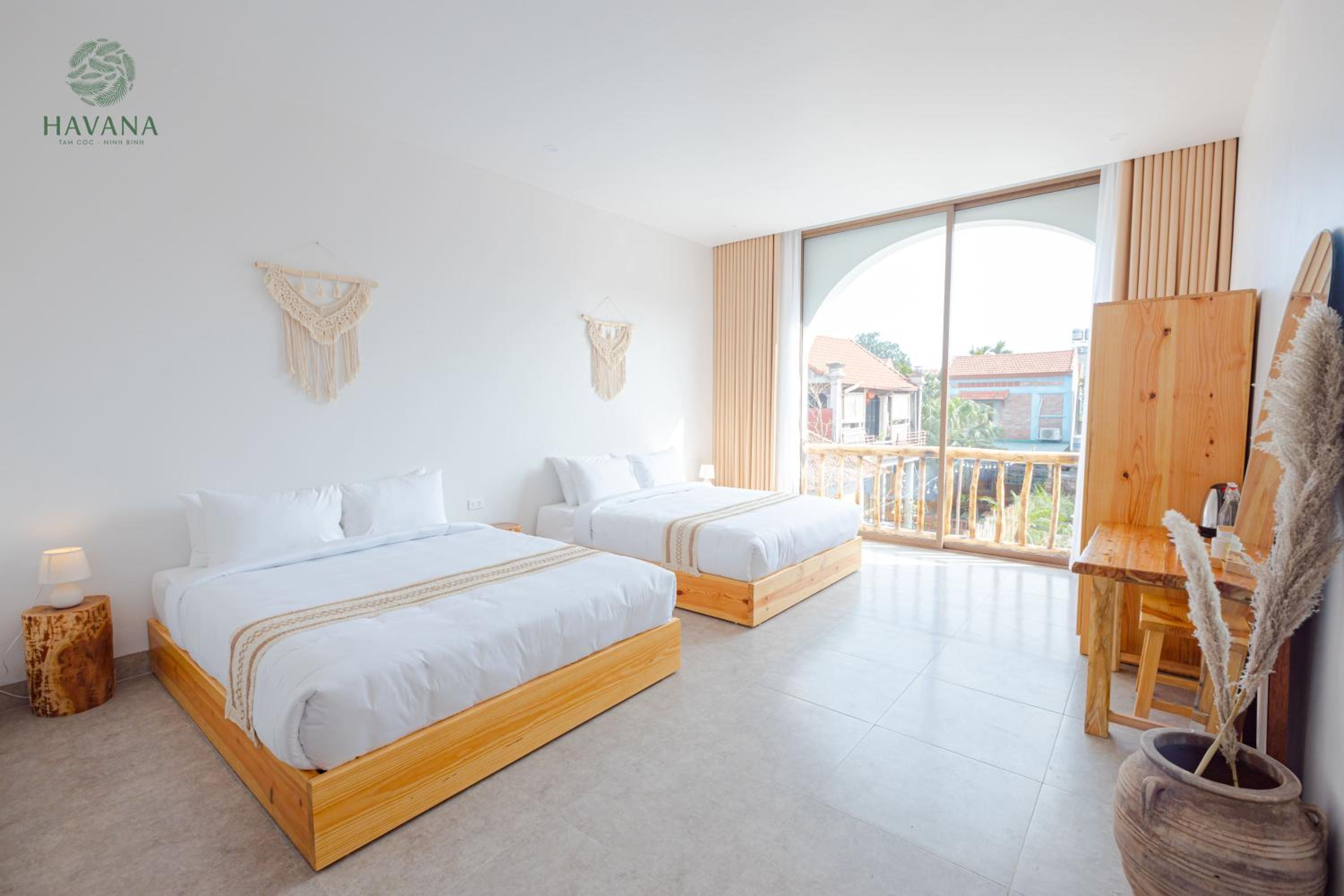 Quadruple Room with Lake View photo 1