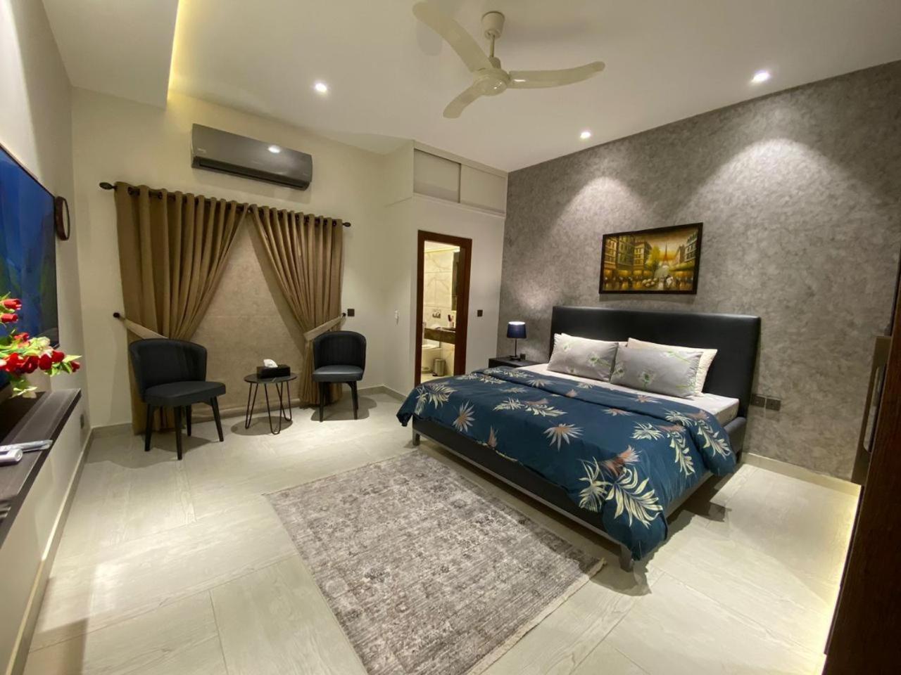 Deluxe Suite