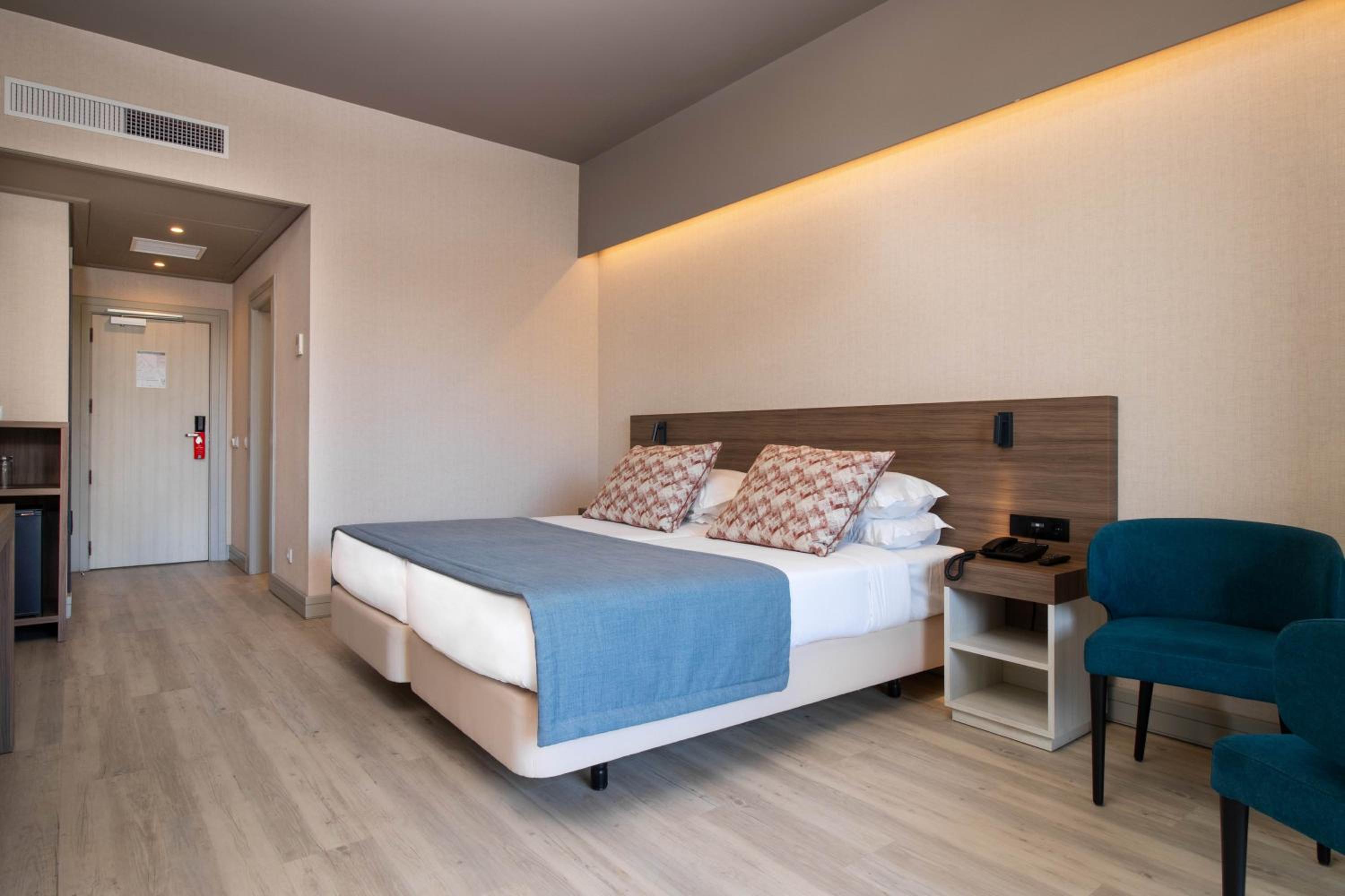 Superior Twin Room with Balcony
