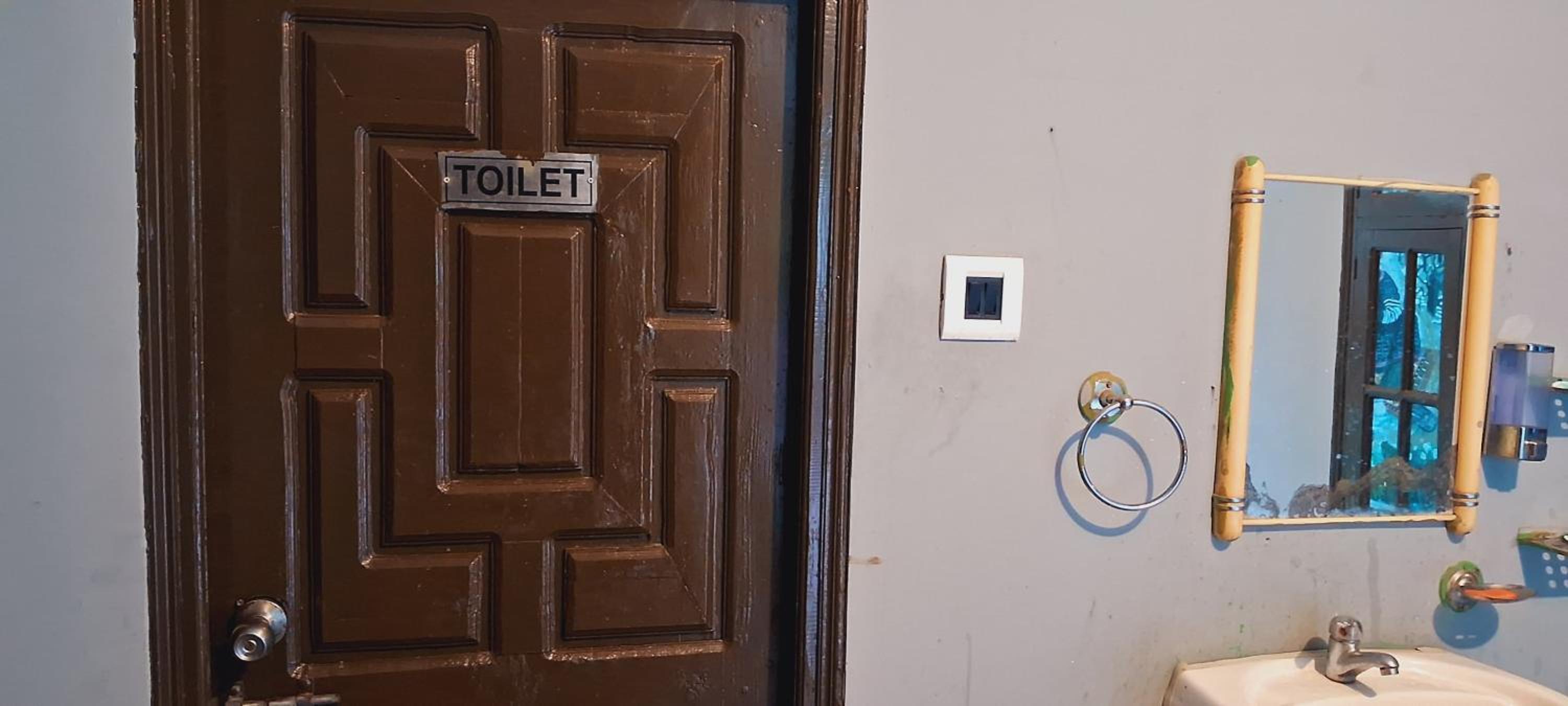 Standard Double Room with Shared Bathroom photo 3