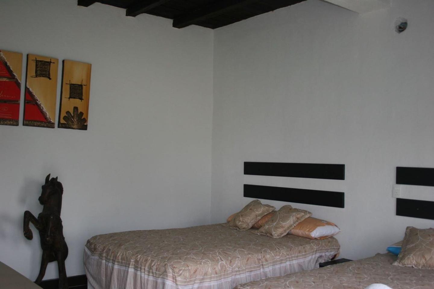 Standard Double Room with Two Double Beds - Photo 5