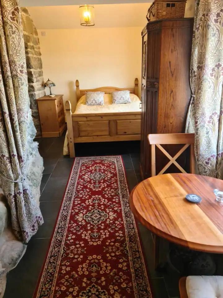 One-Bedroom House photo 1