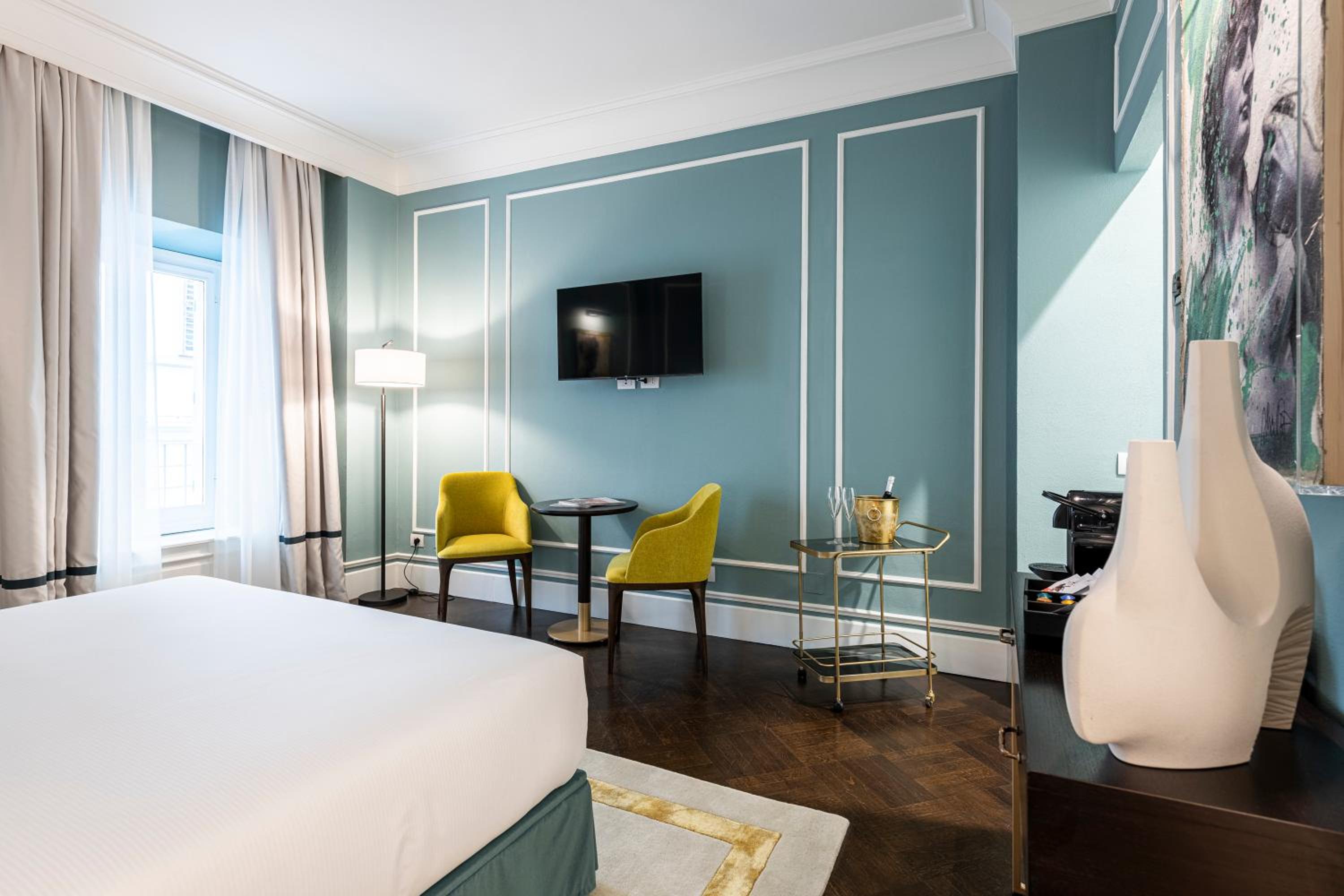 Superior King Room
