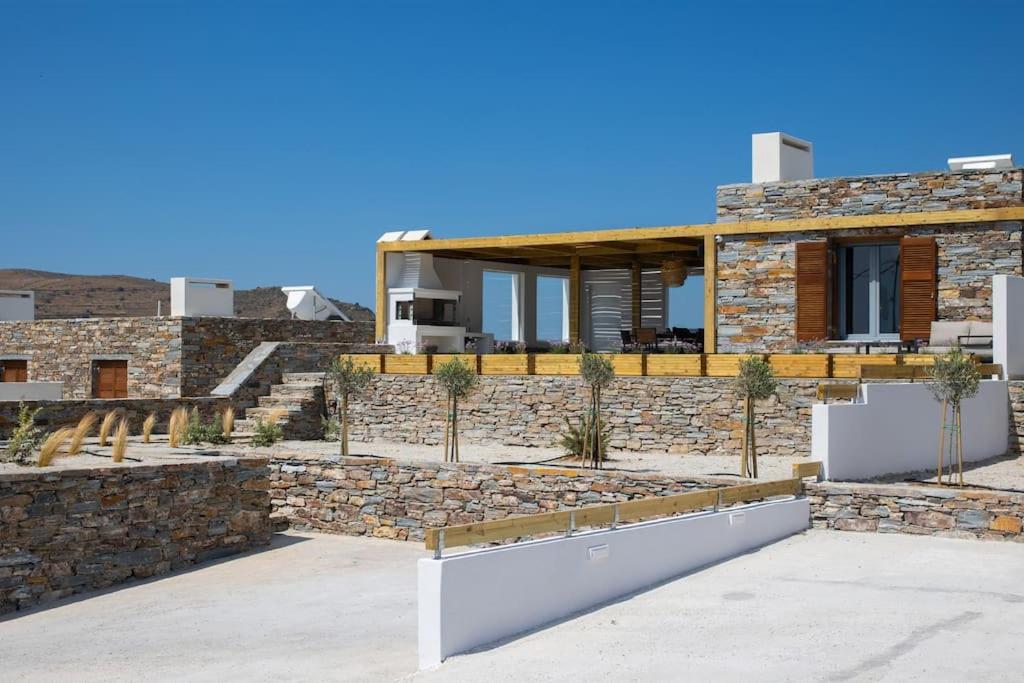 Three-Bedroom Villa photo 2