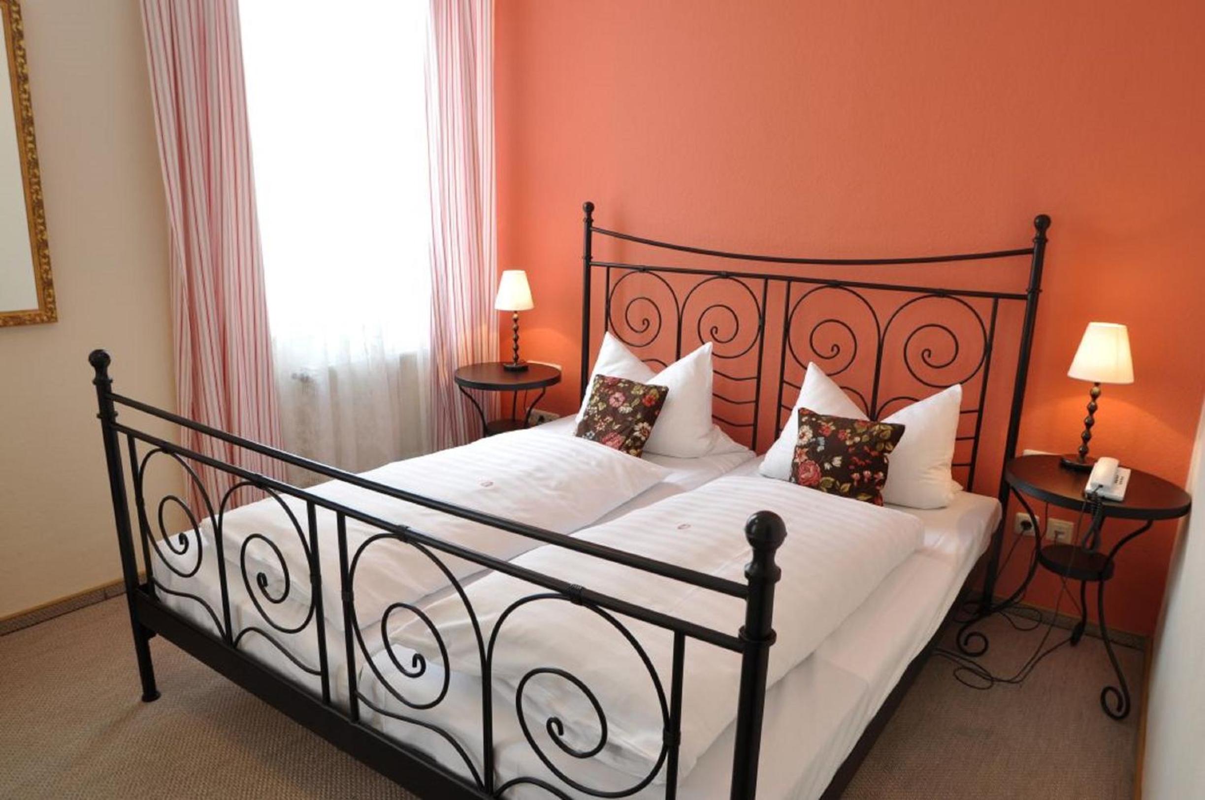 Double Room - Photo 6