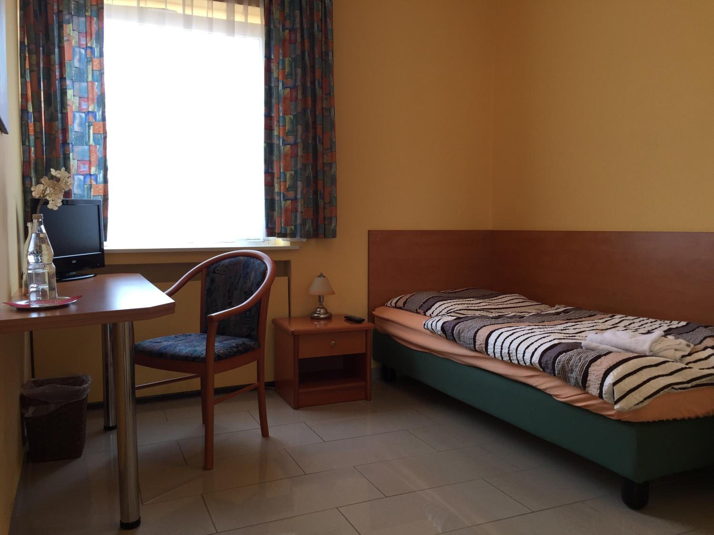 Single Room photo 3