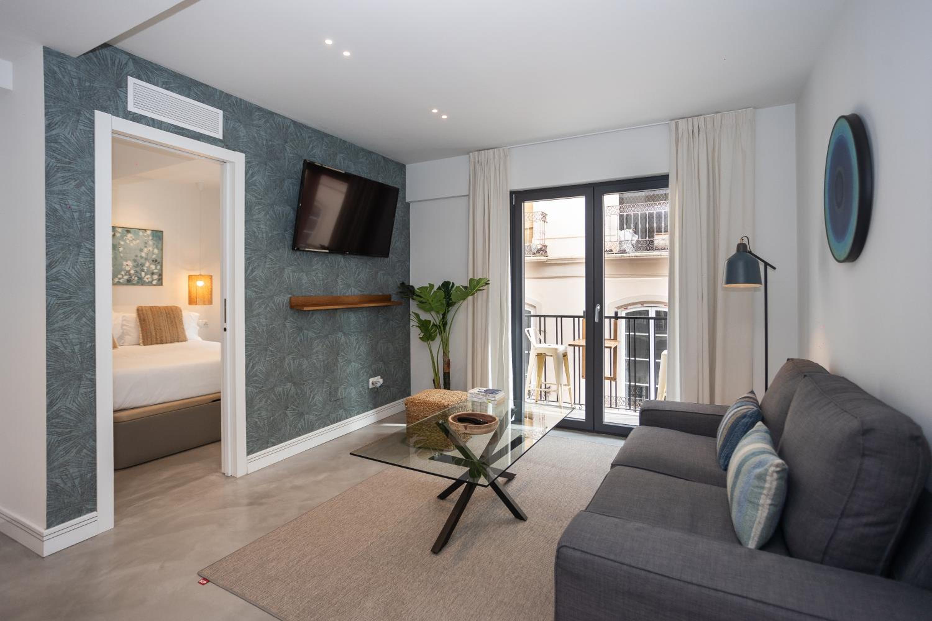 Apartamento de una habitación con balcón