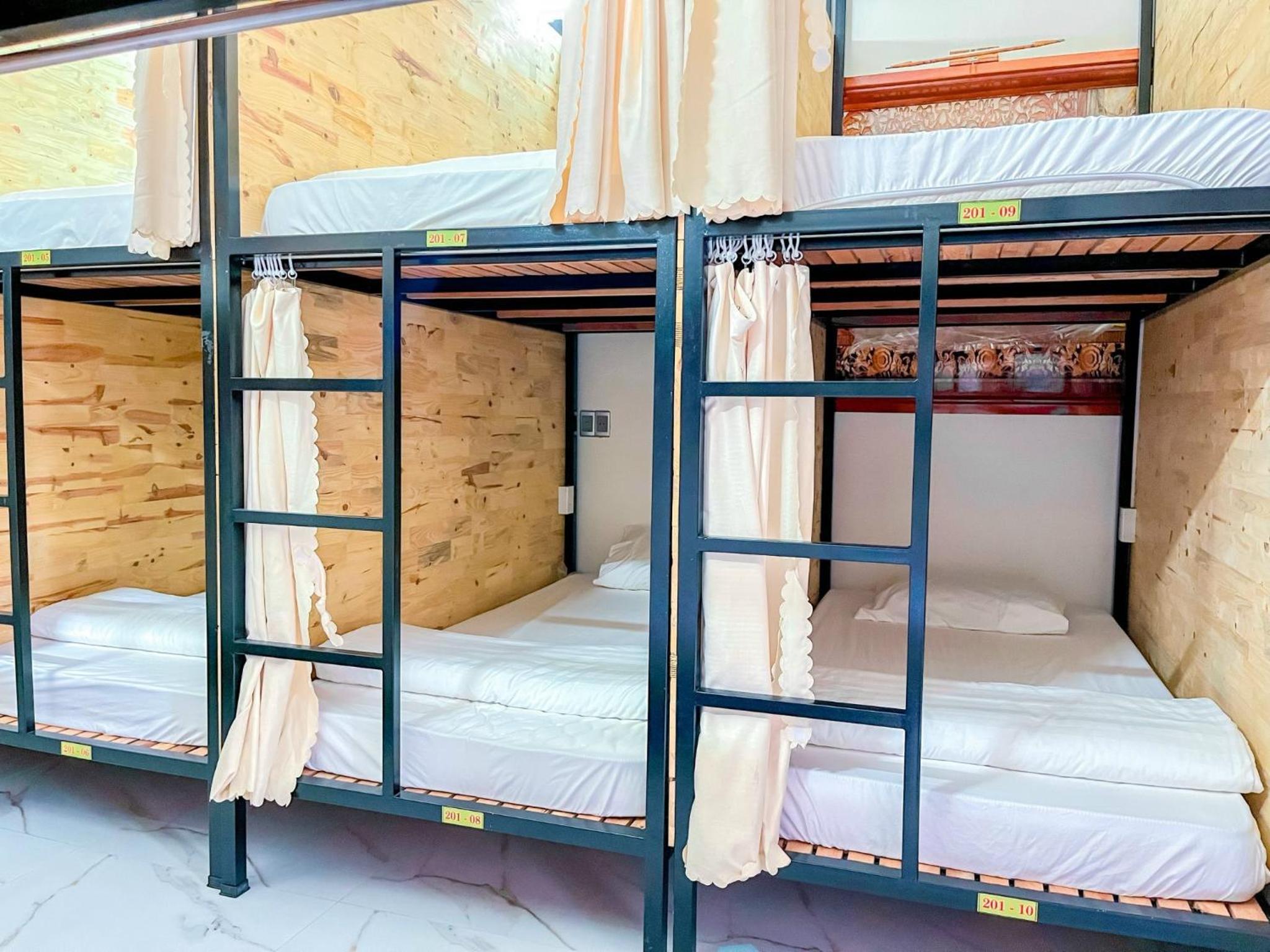 Bed in 10-Bed Mixed Dormitory Room