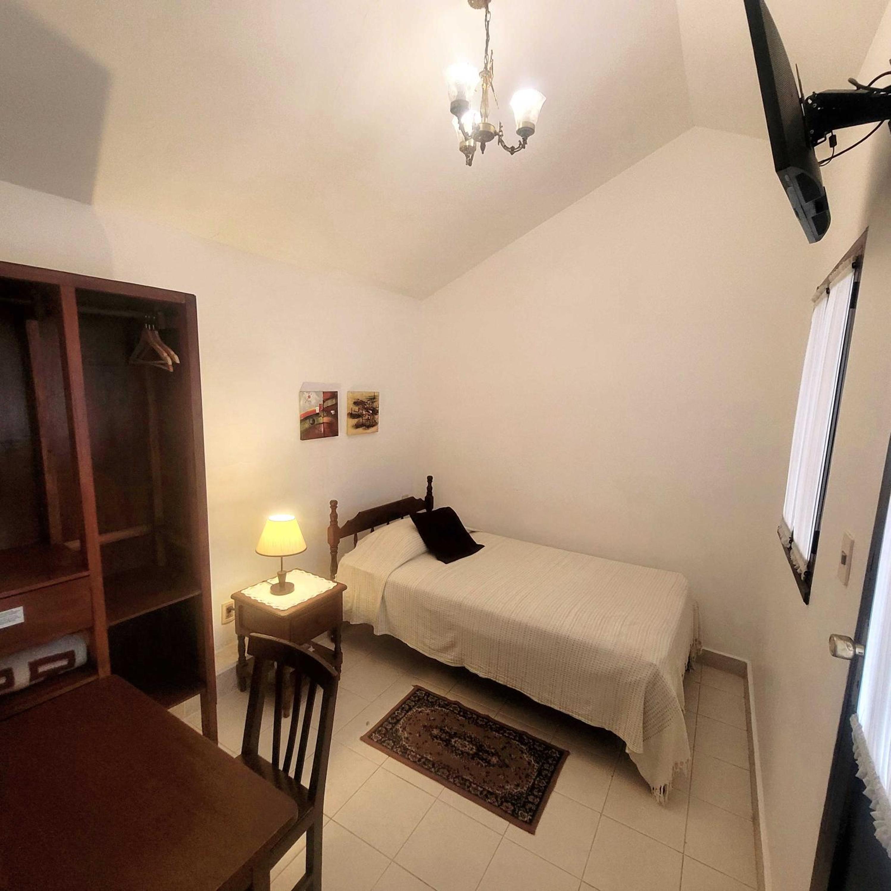 Budget Single Room photo 3