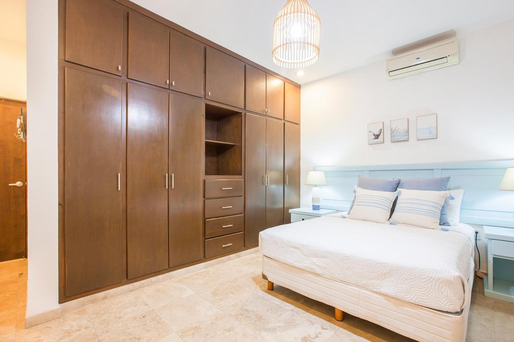Three-Bedroom House photo 2