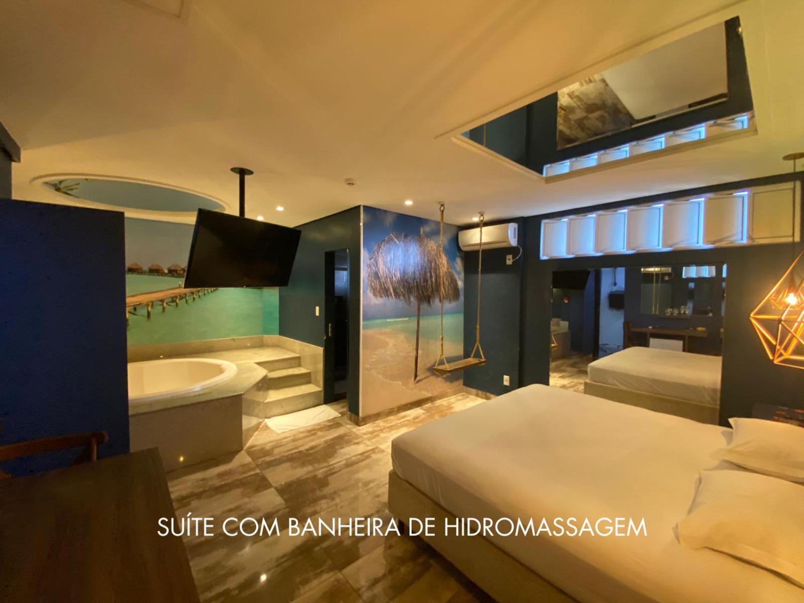 Suite with Hot Tub - Photo 1