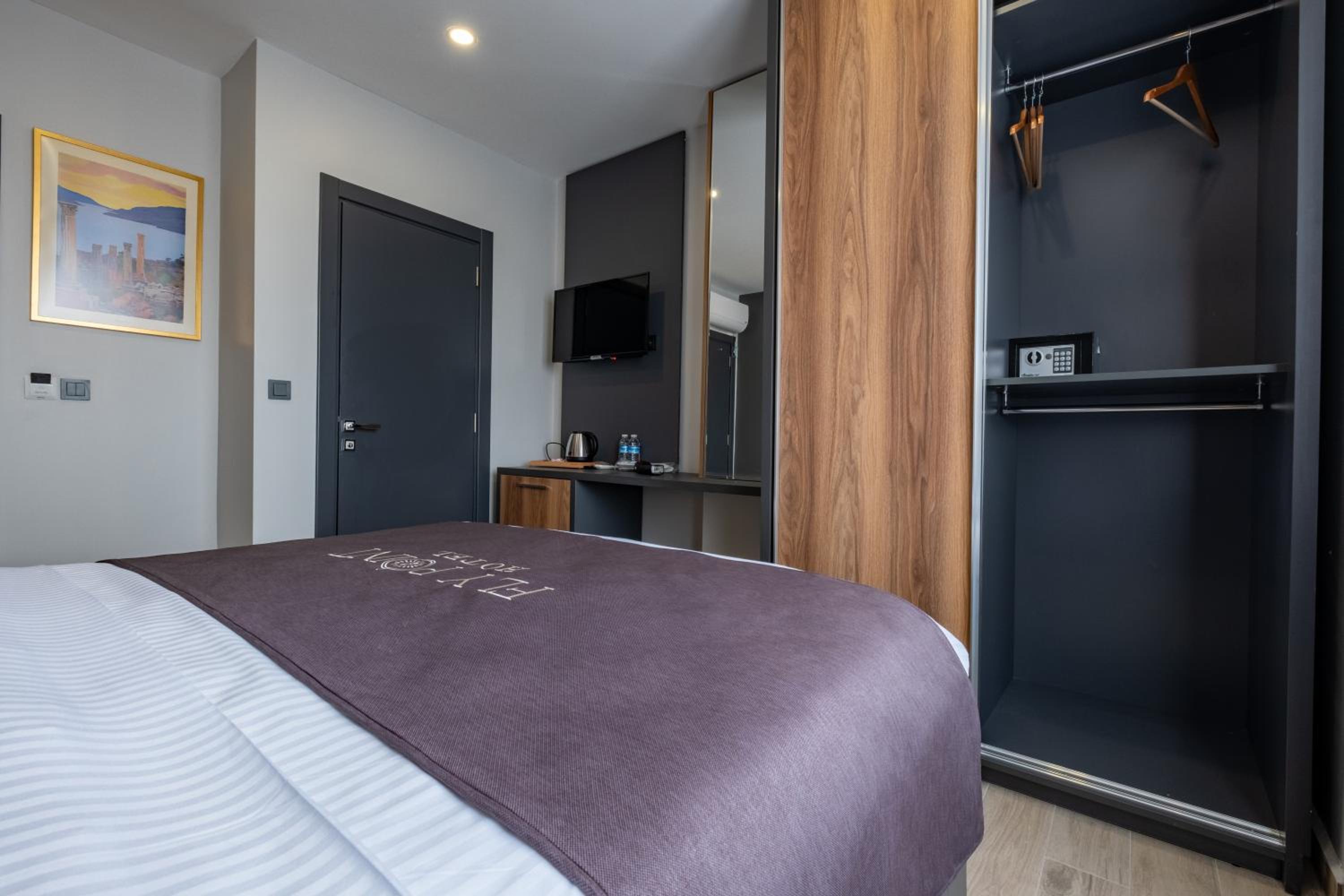 Standard Double Room - Photo 4