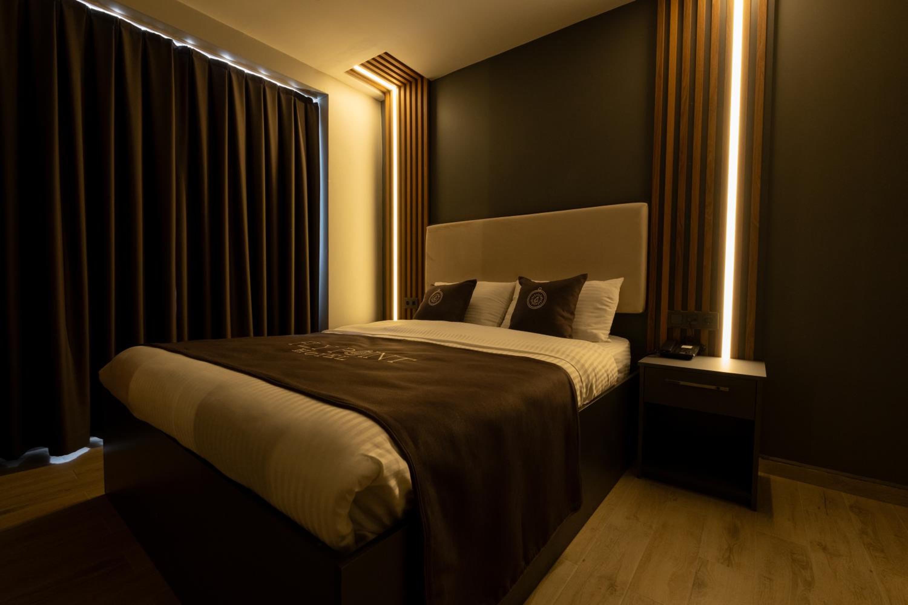 Standard Double Room - Photo 5
