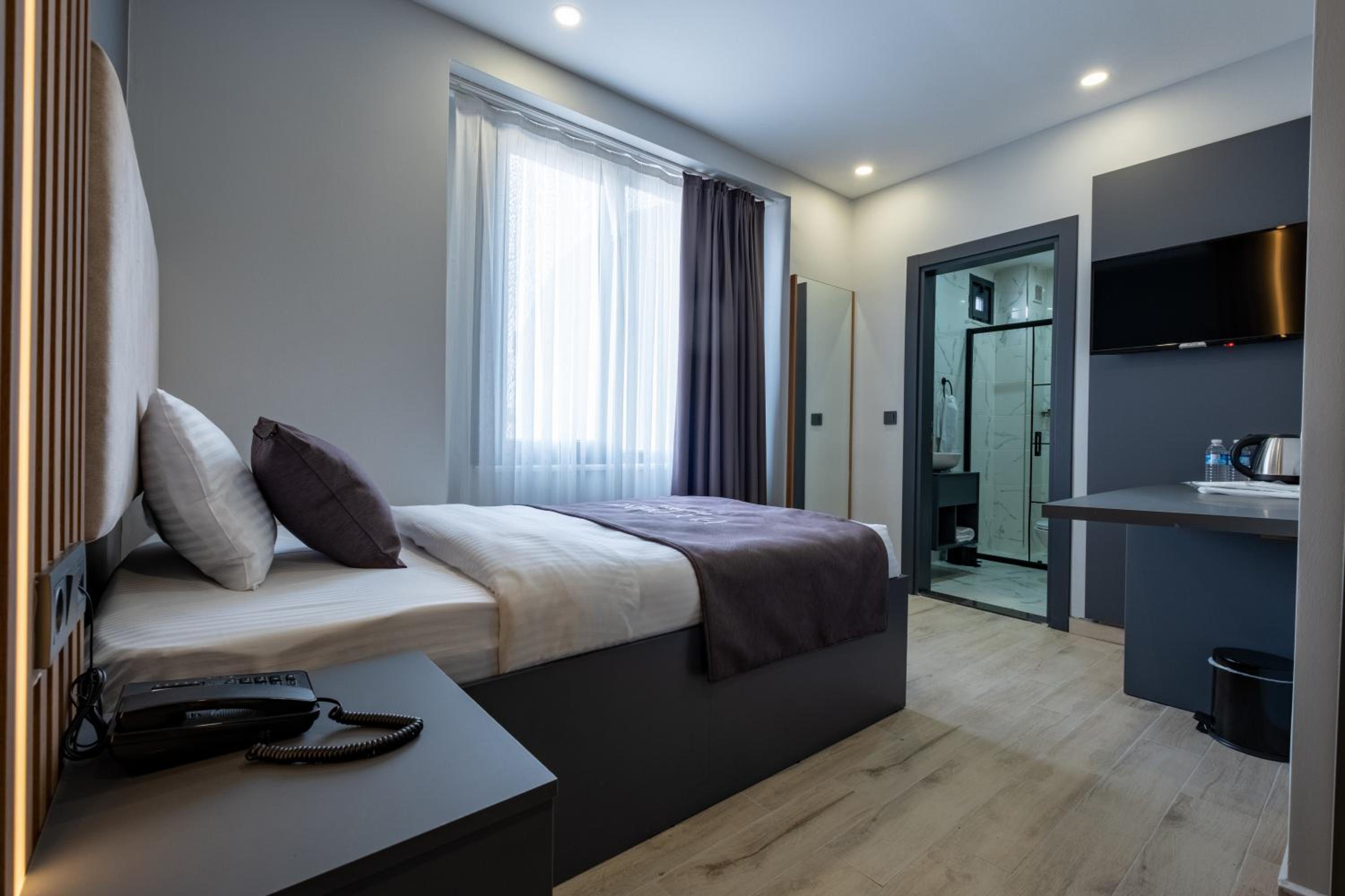 Deluxe Single Room photo 3