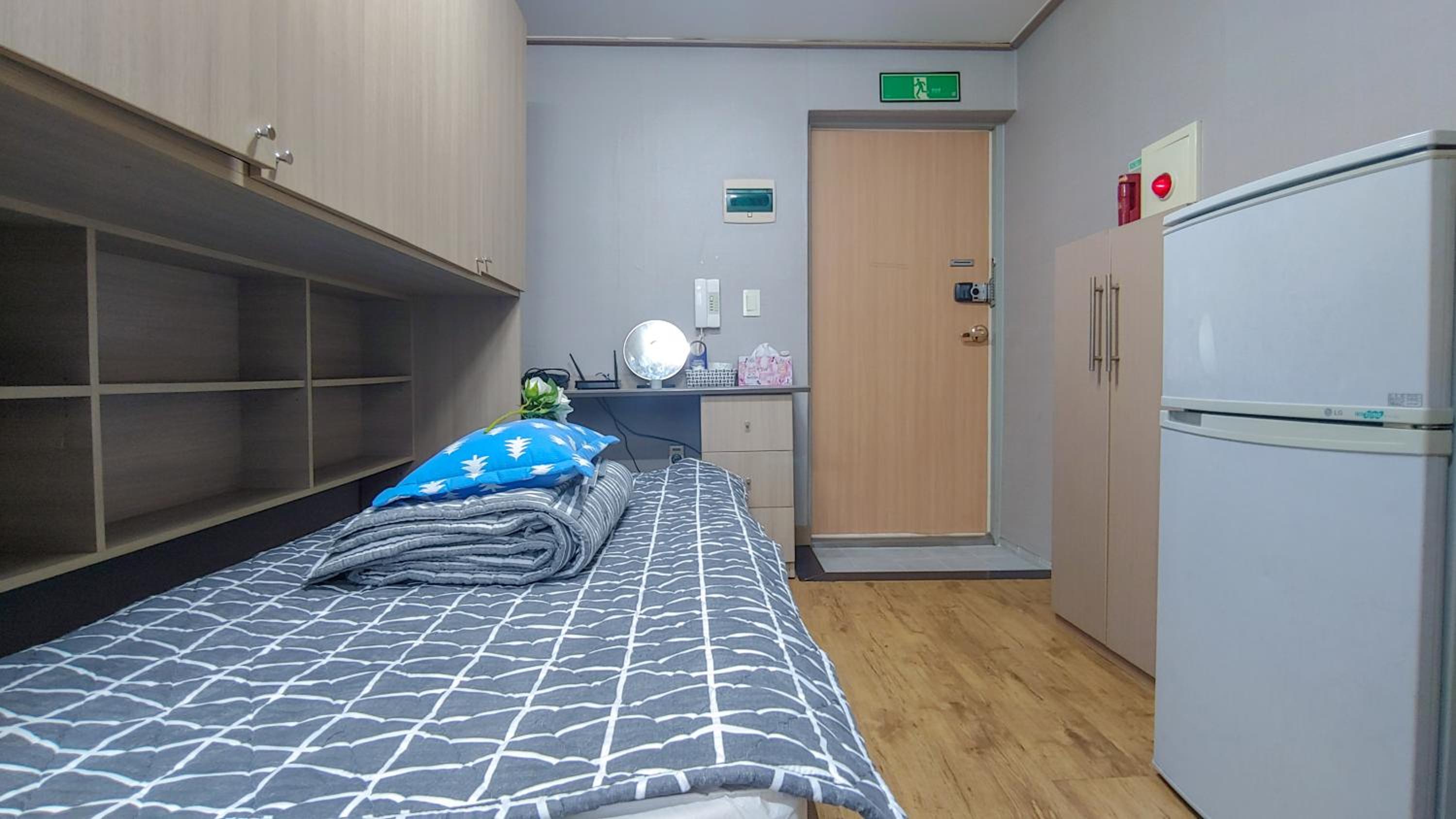 Single Room photo 3