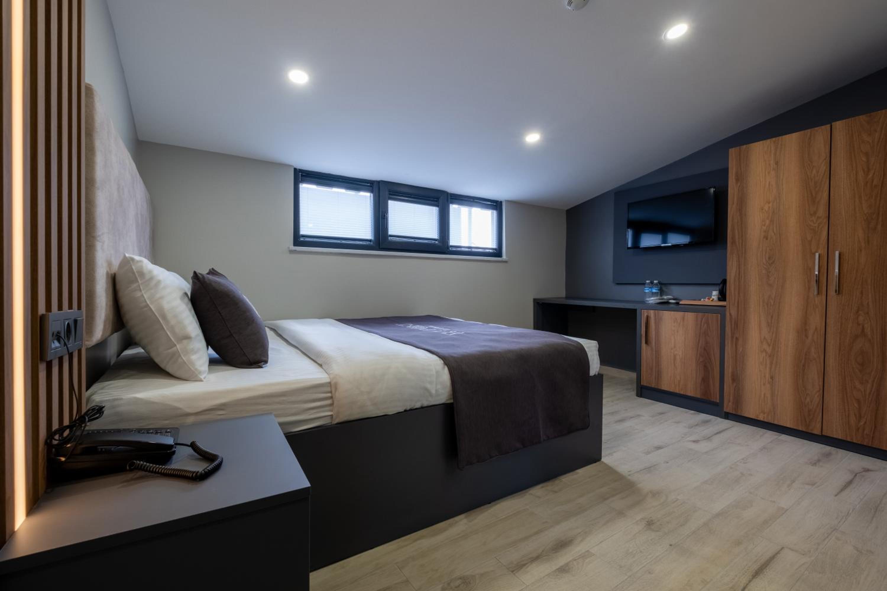 Double Room - Photo 5