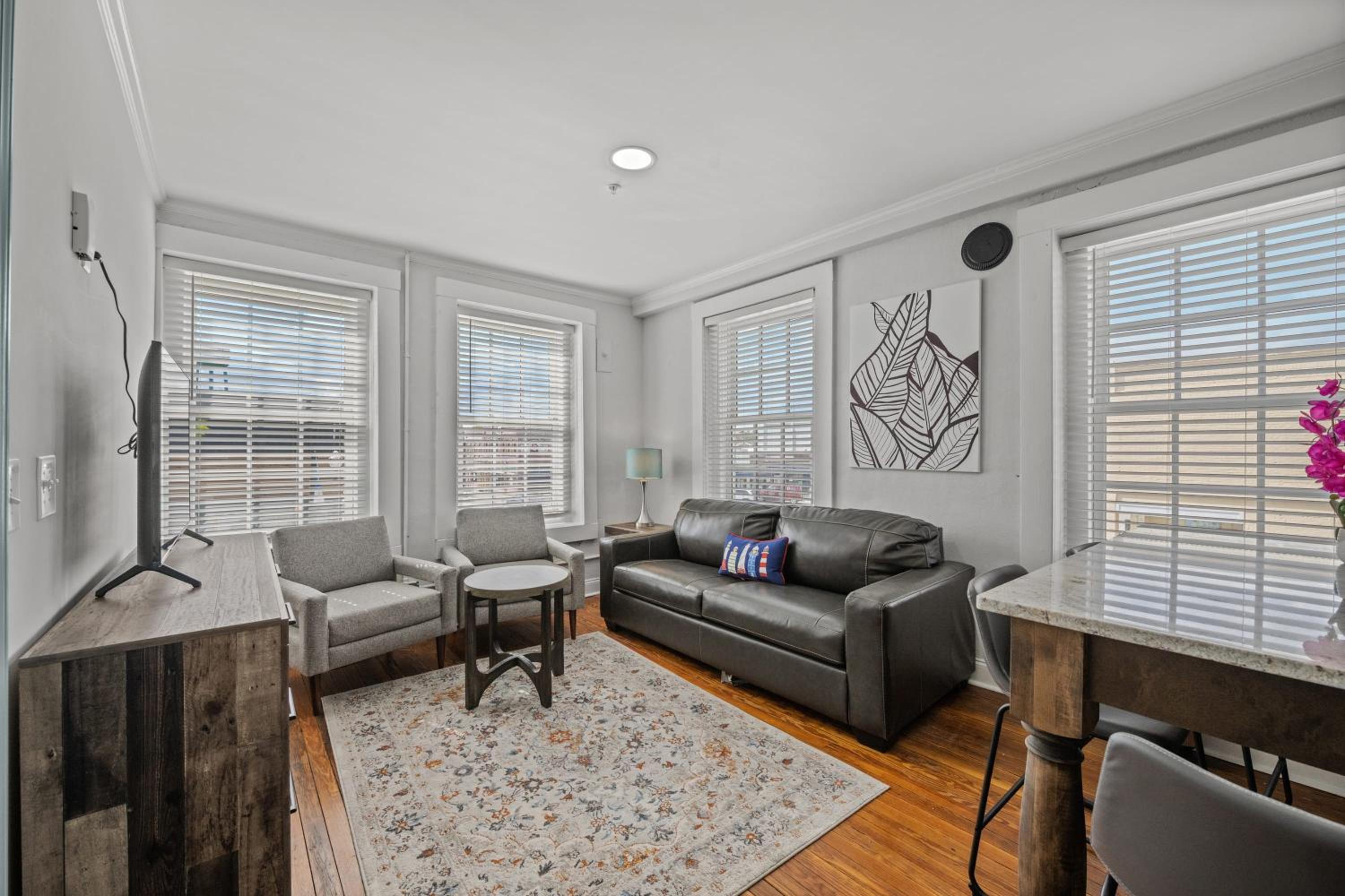 Apartment photo 1