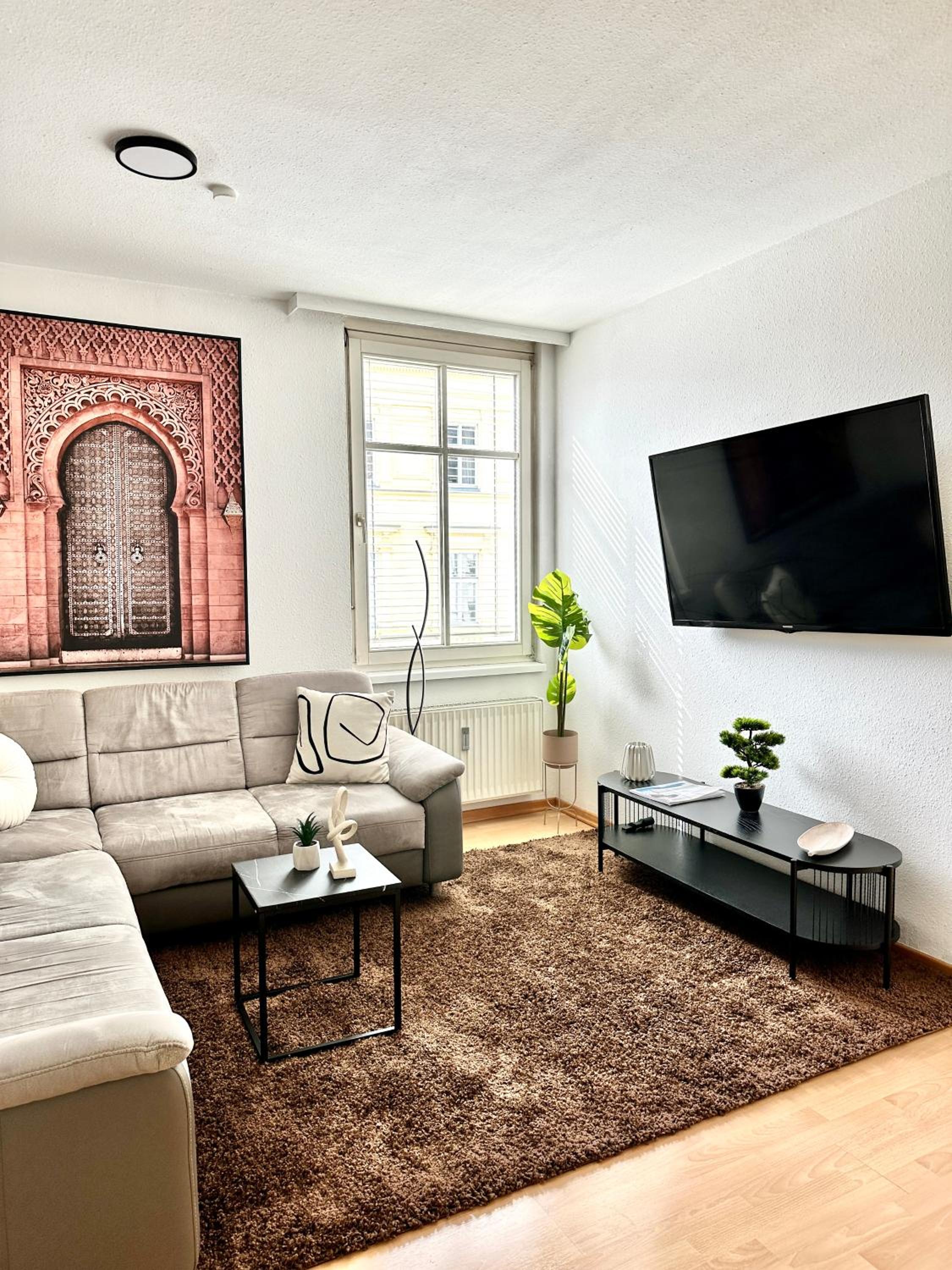 One-Bedroom Apartment photo 1