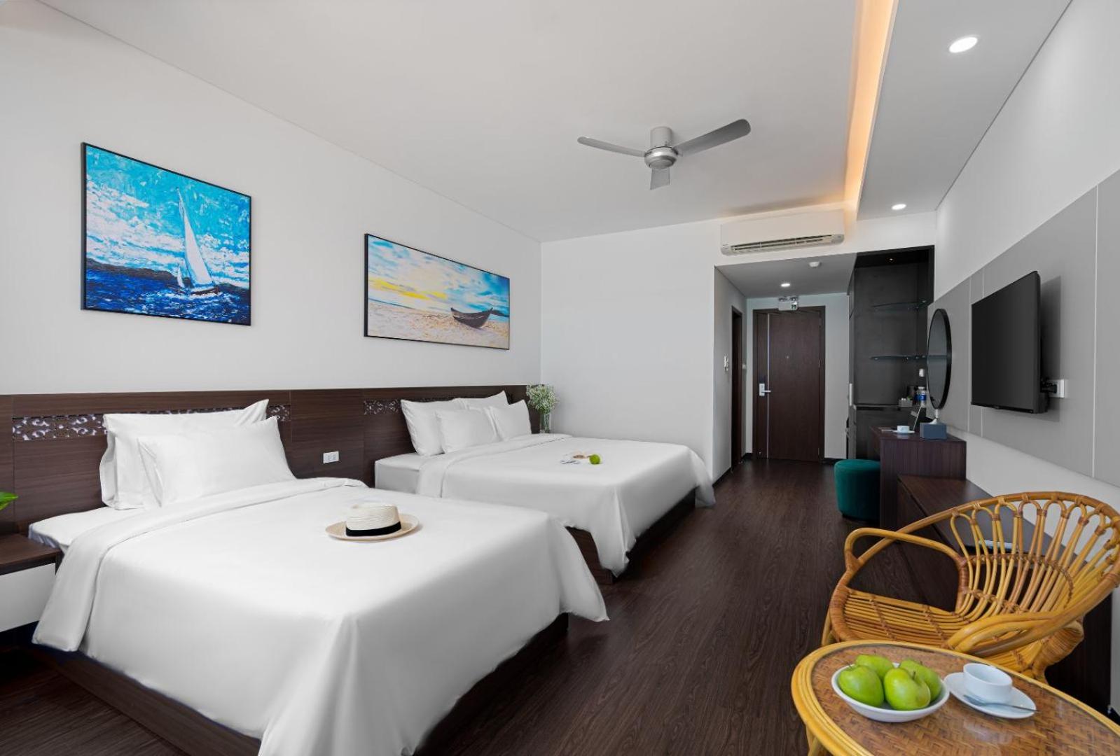 Family Room with Sea View photo 2