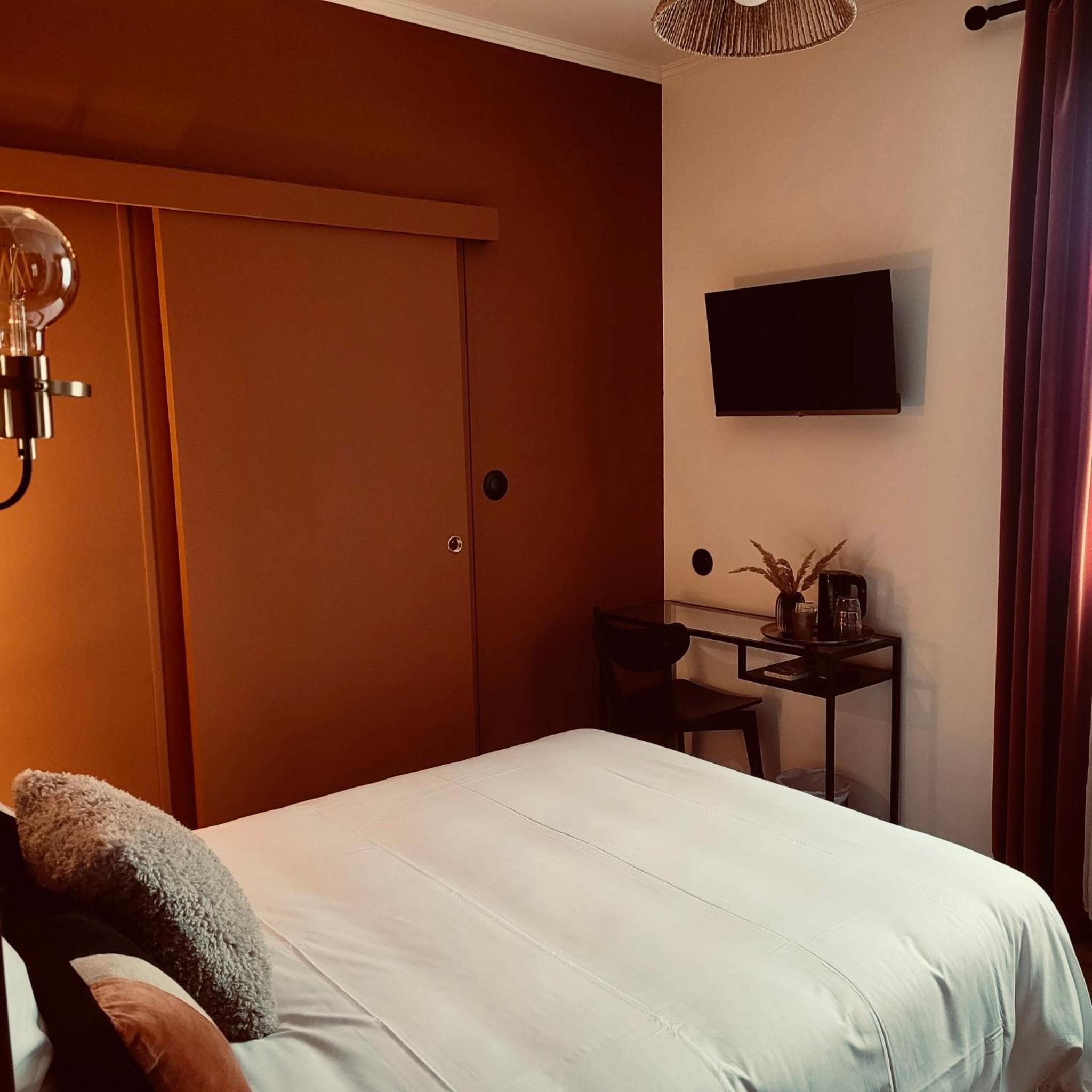 Standard Double Room - Photo 4