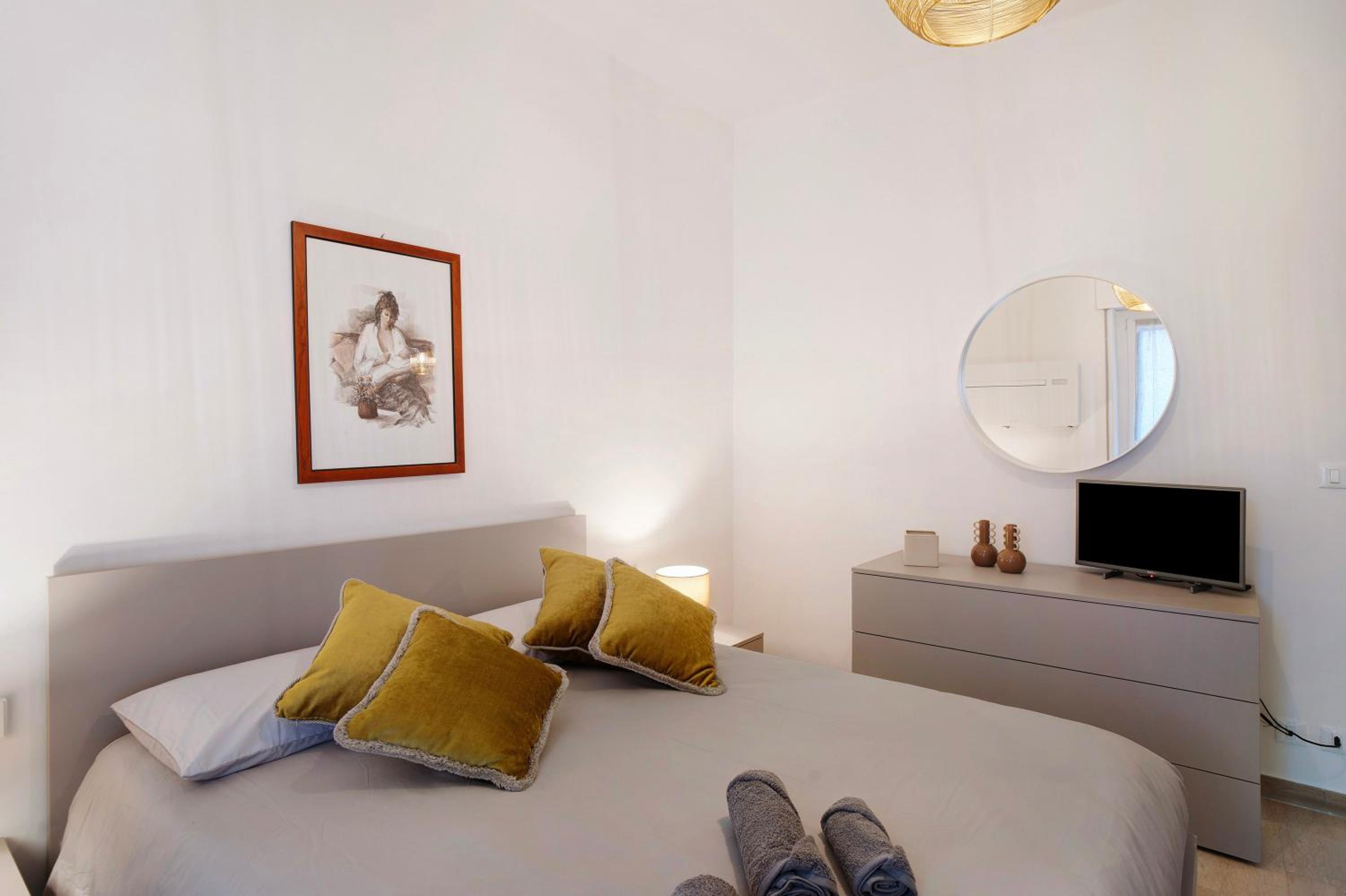 Superior One-Bedroom Apartment with Balcony