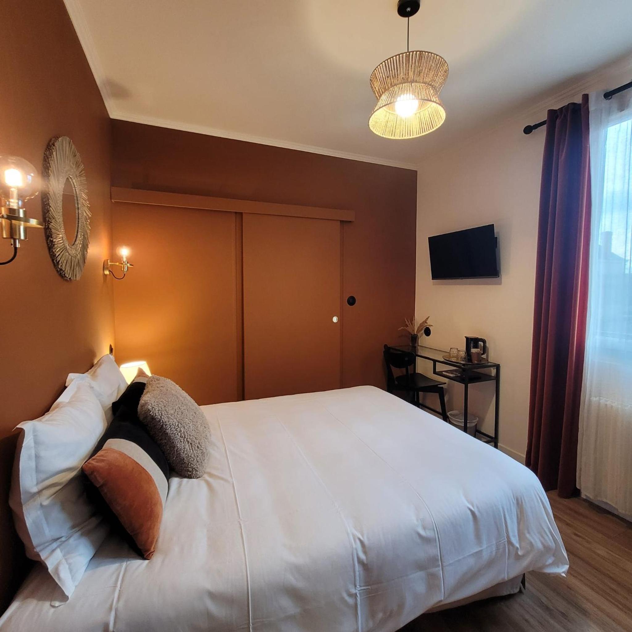 Standard Double Room - Photo 2