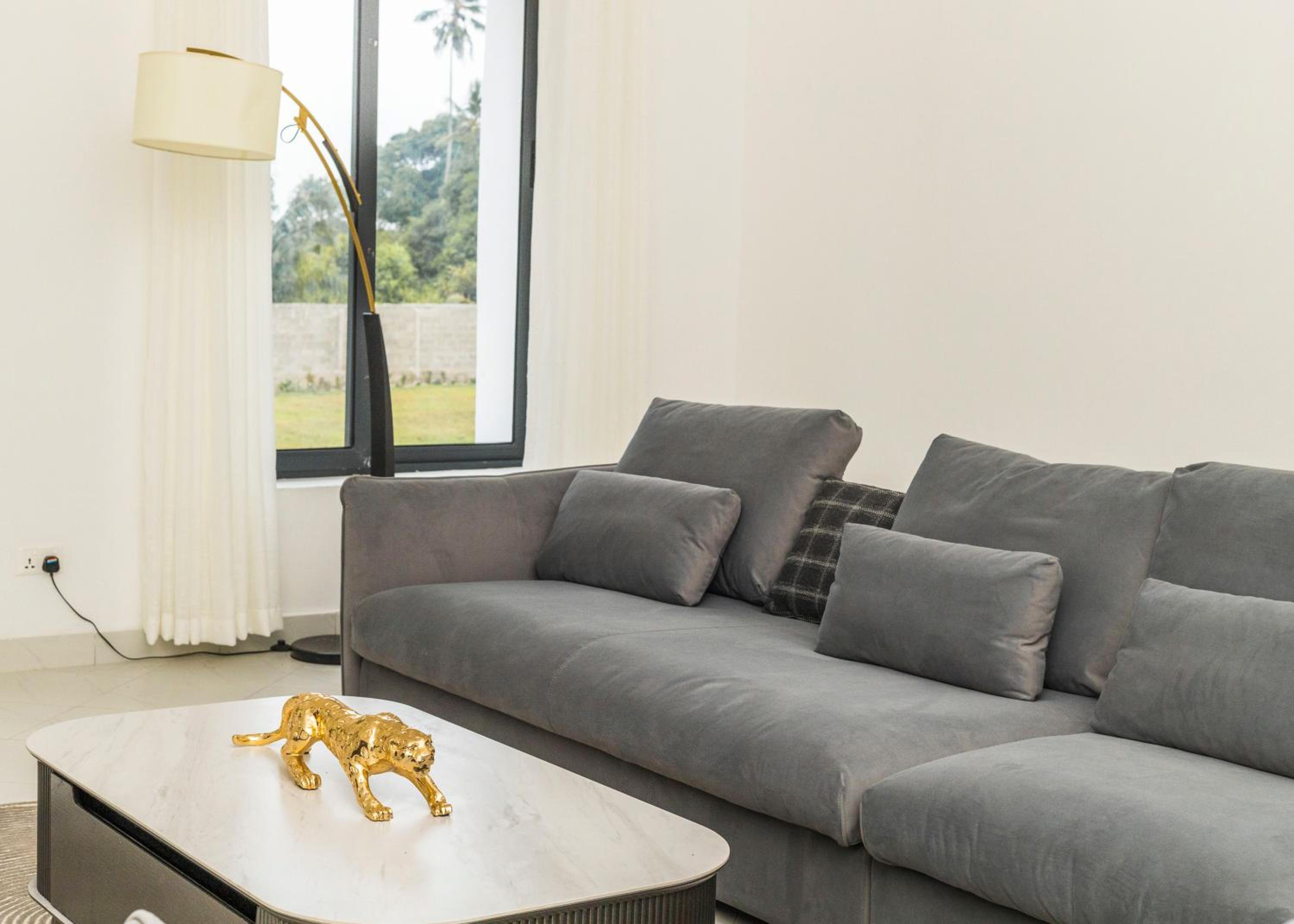 Villa photo 2