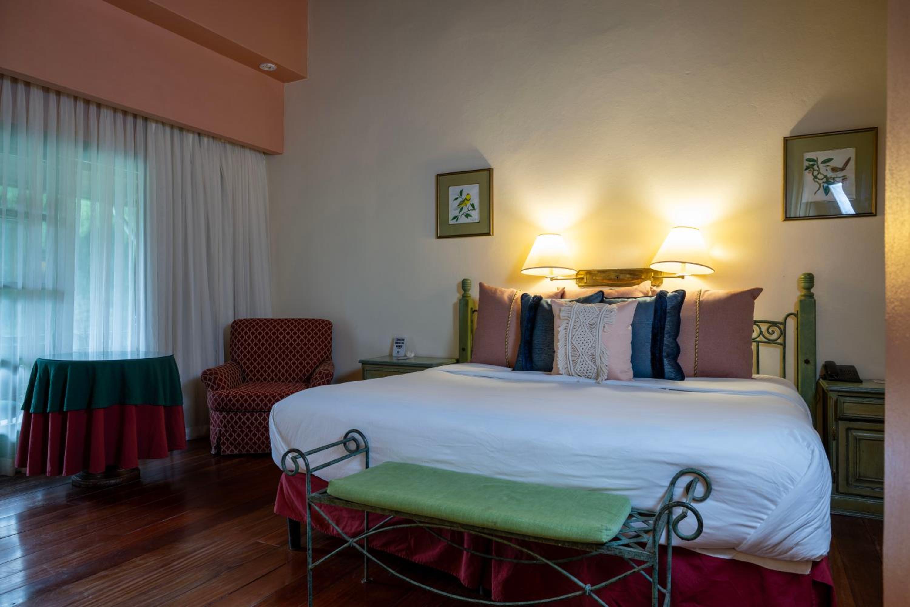 Deluxe King Room - Photo 1
