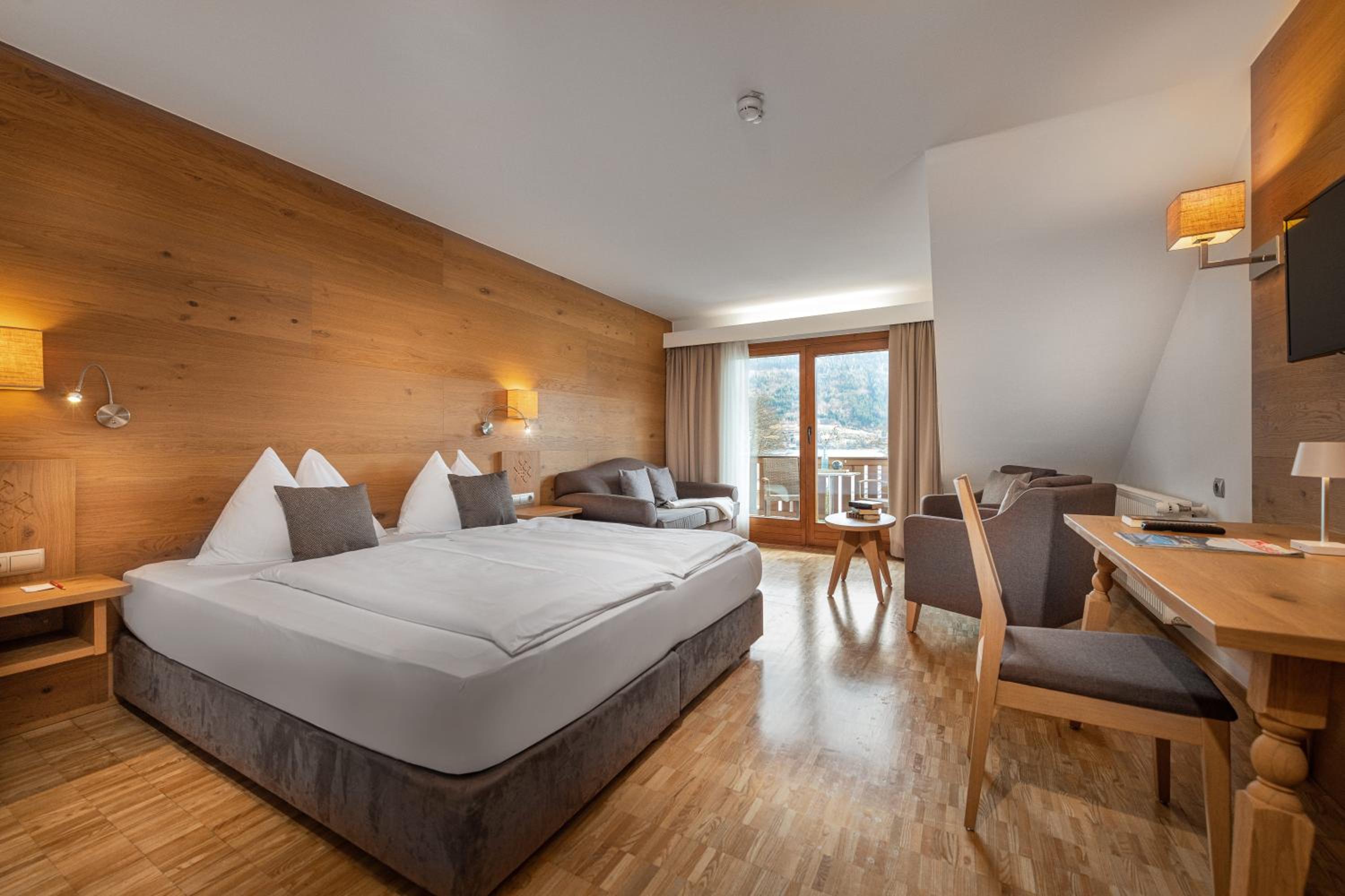 Superior Double Room with Lake View