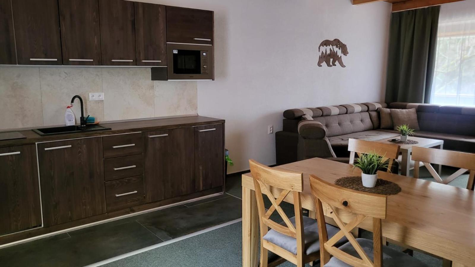 Apartment with Balcony - Photo 6