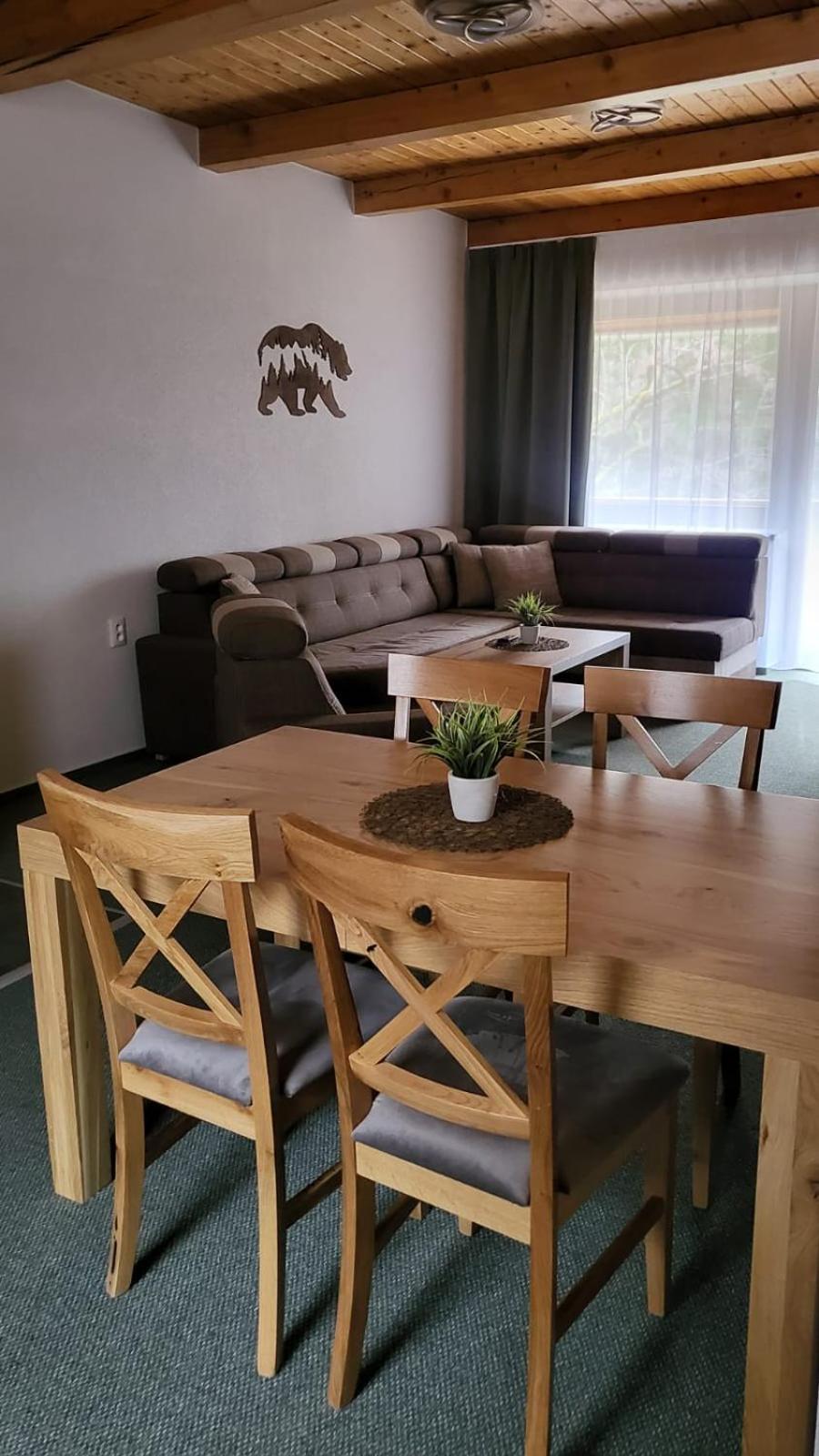 Apartment with Balcony - Photo 8