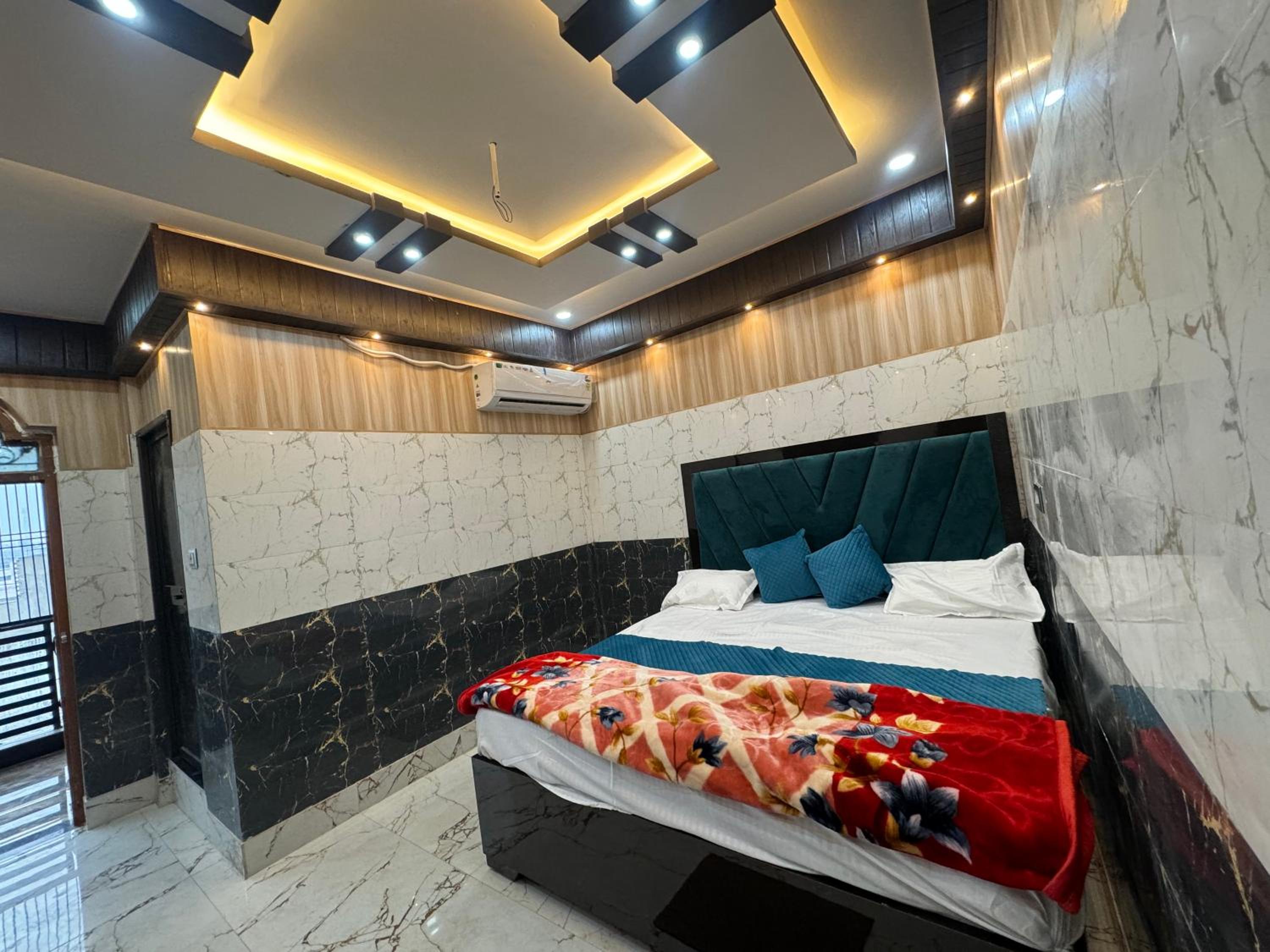 Double Room with Private Bathroom photo 1