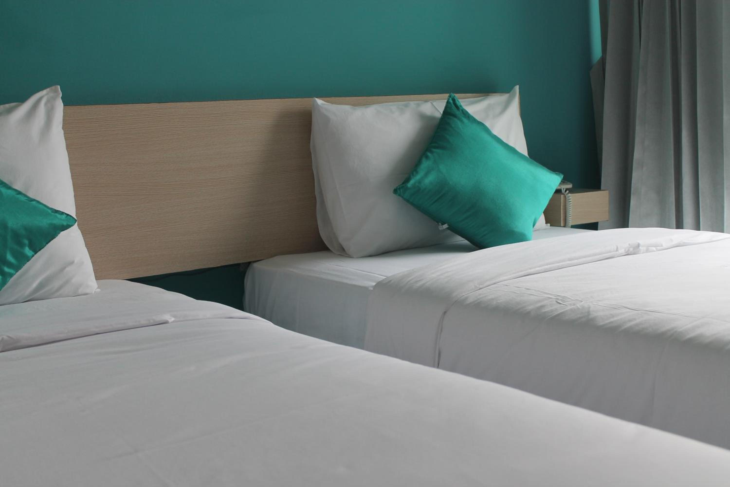 Standard Twin Room - Photo 6