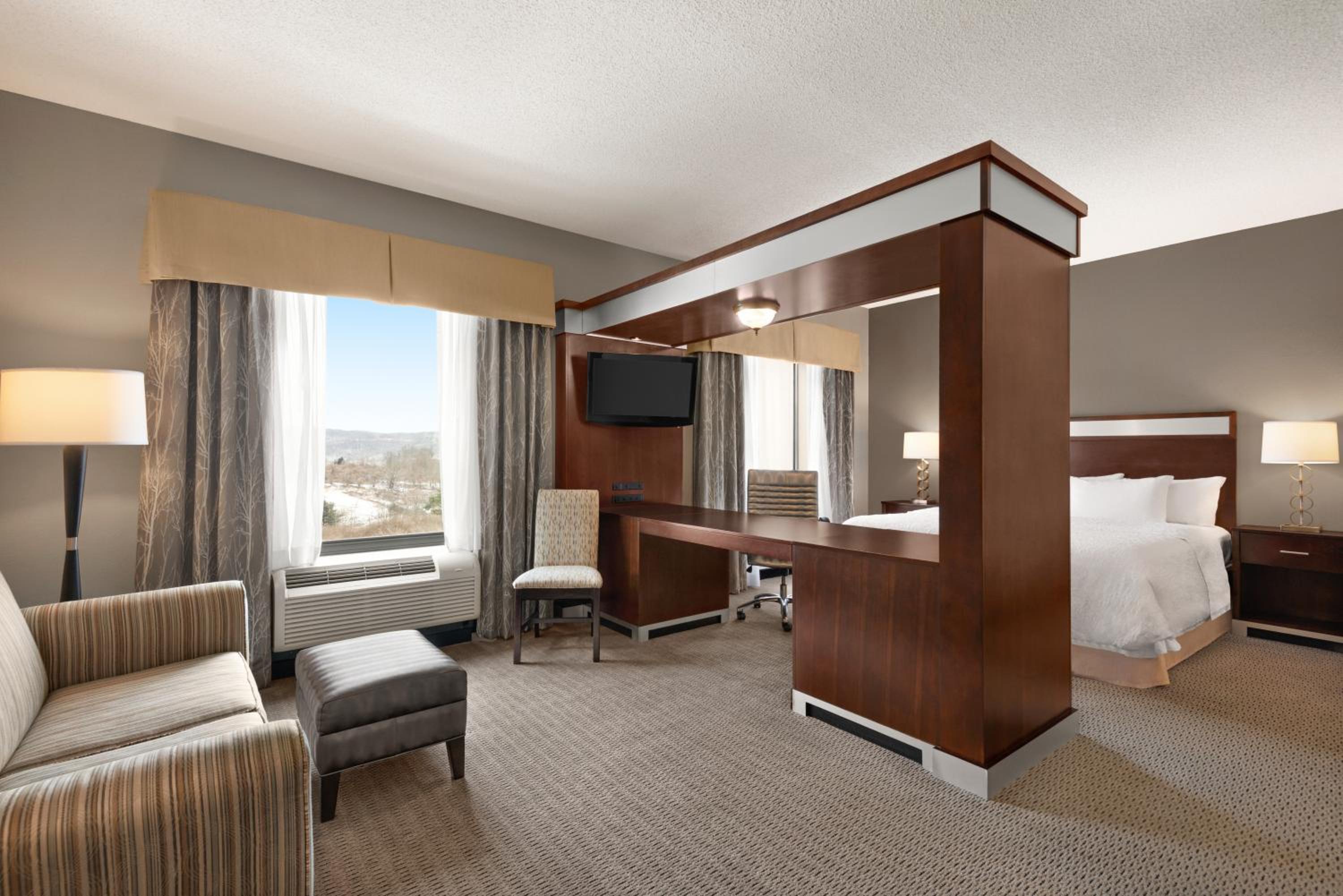 King Room with Sofa Bed - Non-Smoking