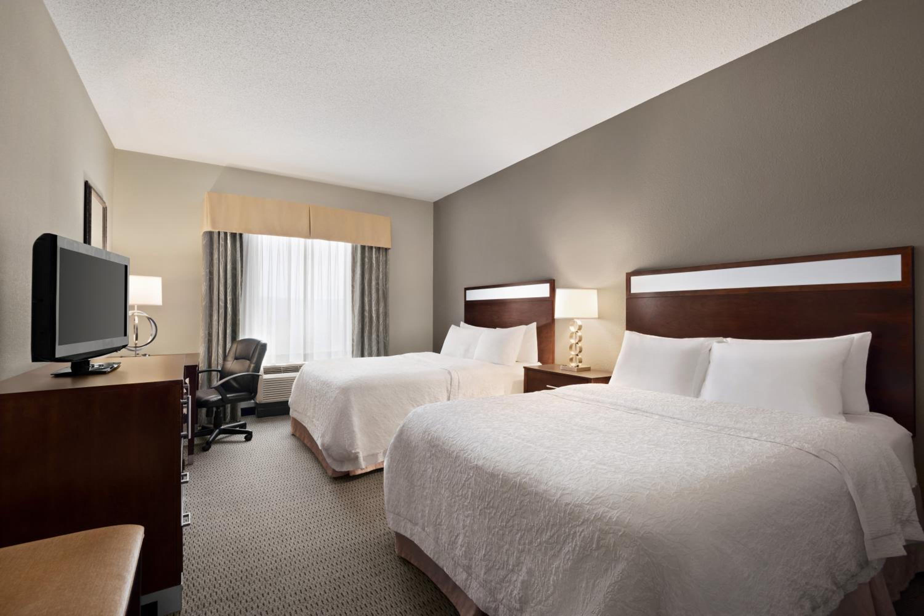 Room with Two Queen Beds - Non-Smoking