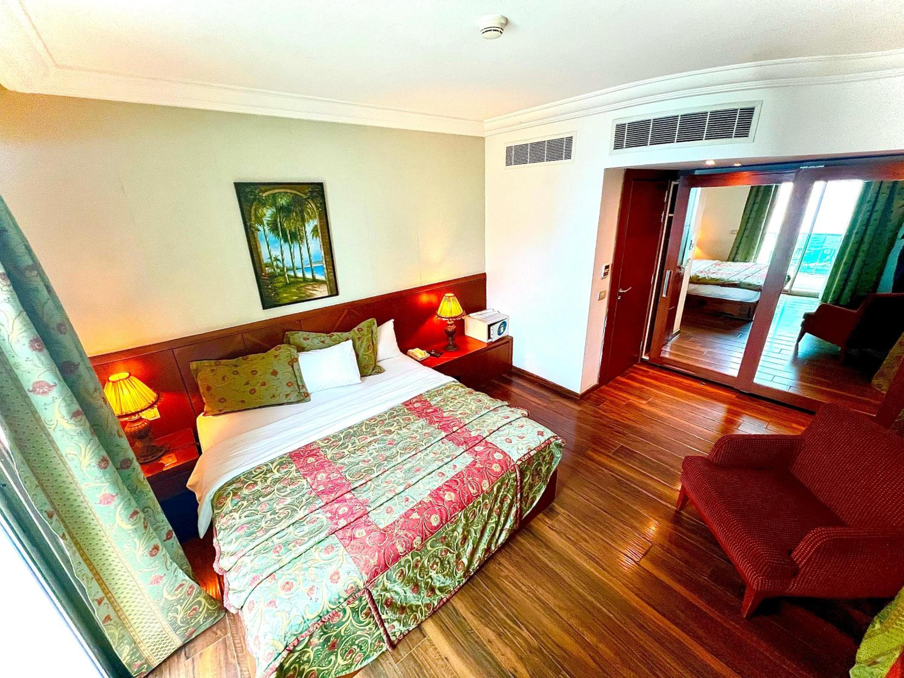 Executive Suite photo 1